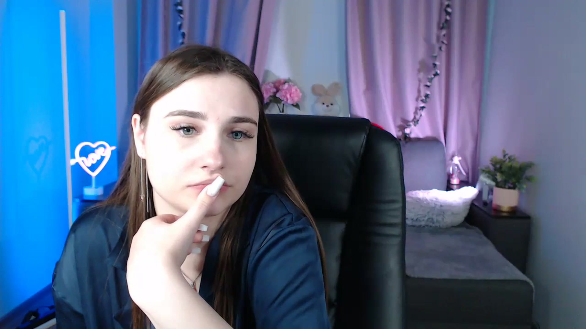 Gallery image thumbnail from LaneyGrey's myfreecams stream on, 03/10/2025, 14:22 image 16 of 20