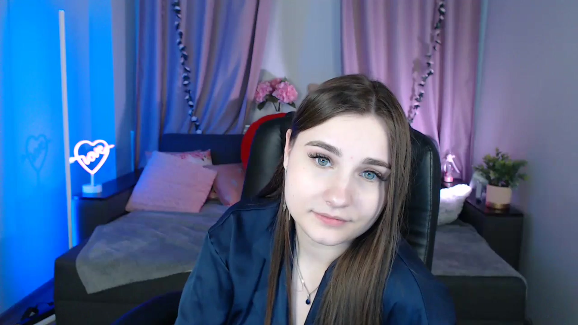 Gallery image thumbnail from LaneyGrey's myfreecams stream on, 03/10/2025, 14:22 image 9 of 20