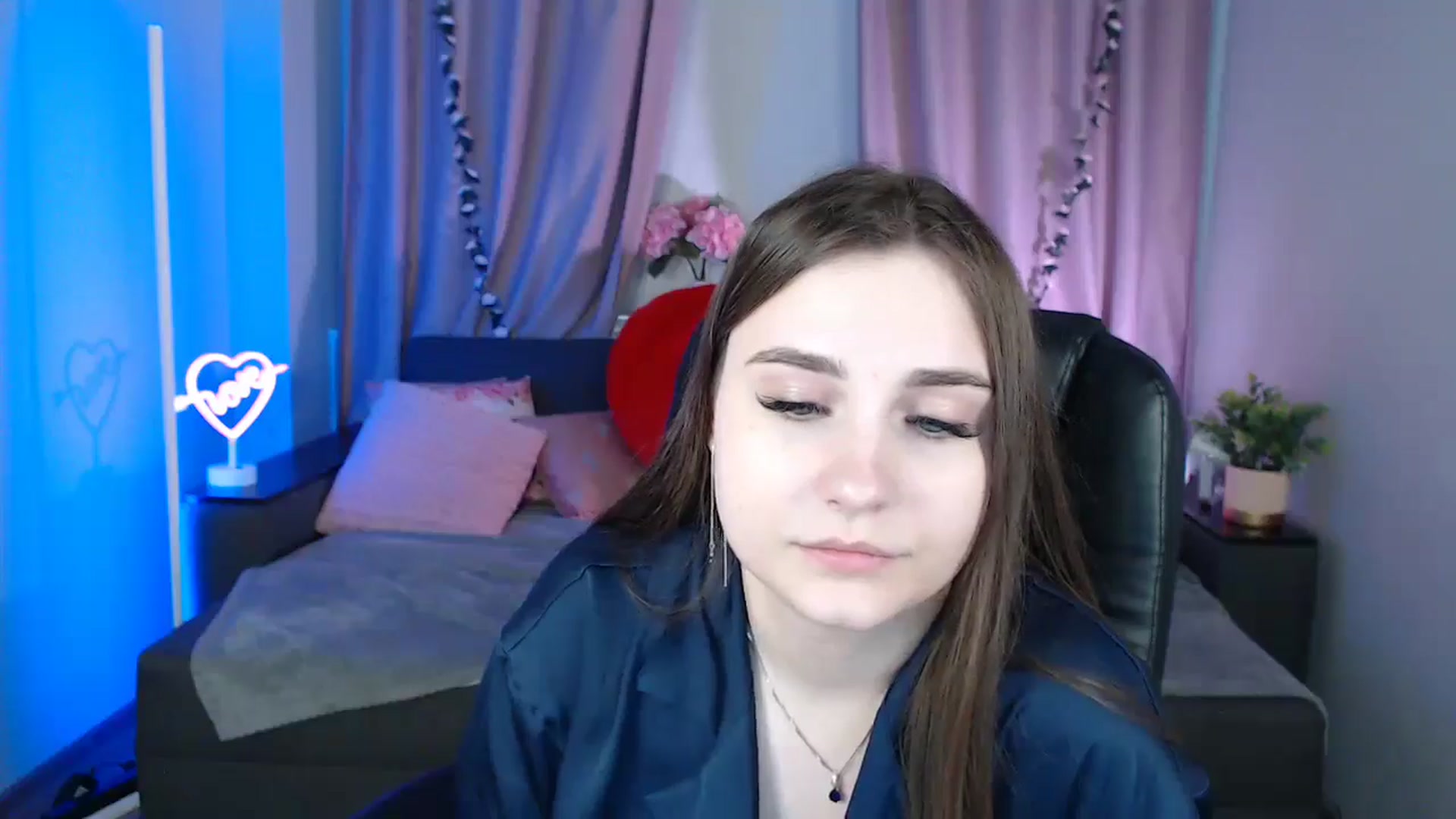 Gallery image thumbnail from LaneyGrey's myfreecams stream on, 03/10/2025, 14:30 image 17 of 20