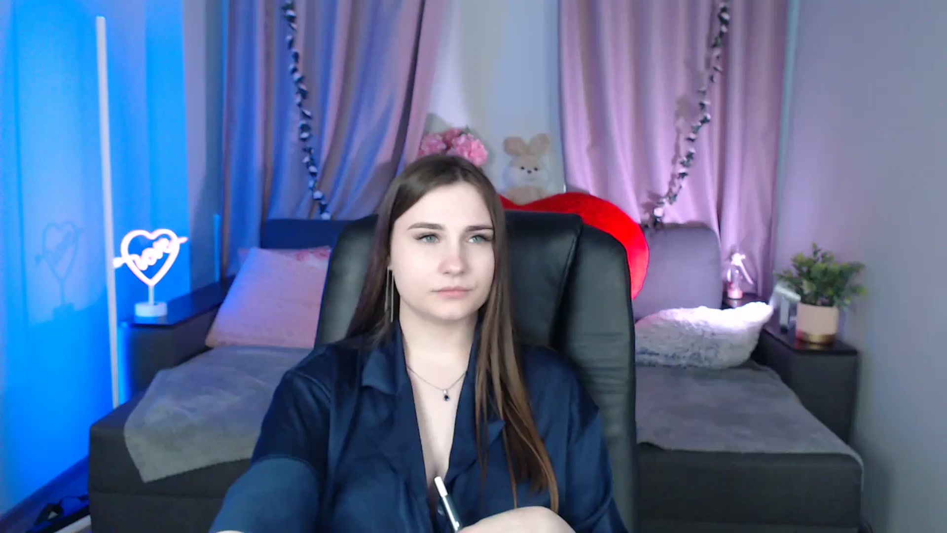 Gallery image thumbnail from LaneyGrey's myfreecams stream on, 03/10/2025, 14:30 image 16 of 20