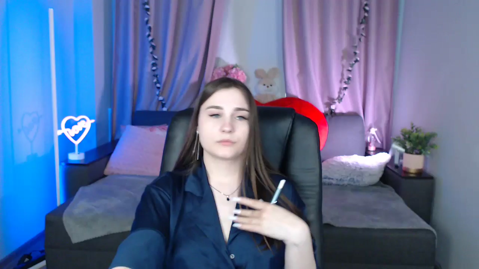 Gallery image thumbnail from LaneyGrey's myfreecams stream on, 03/10/2025, 14:30 image 13 of 20