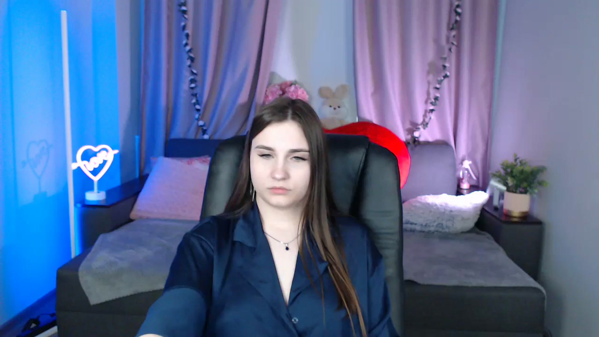 Gallery image thumbnail from LaneyGrey's myfreecams stream on, 03/10/2025, 14:30 image 14 of 20