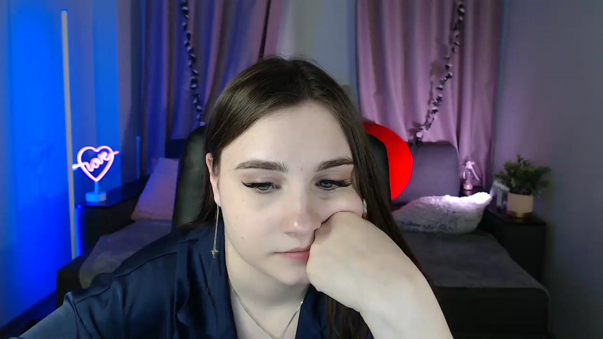Gallery image thumbnail from LaneyGrey's myfreecams stream on, 03/10/2025, 14:30 image 3 of 20