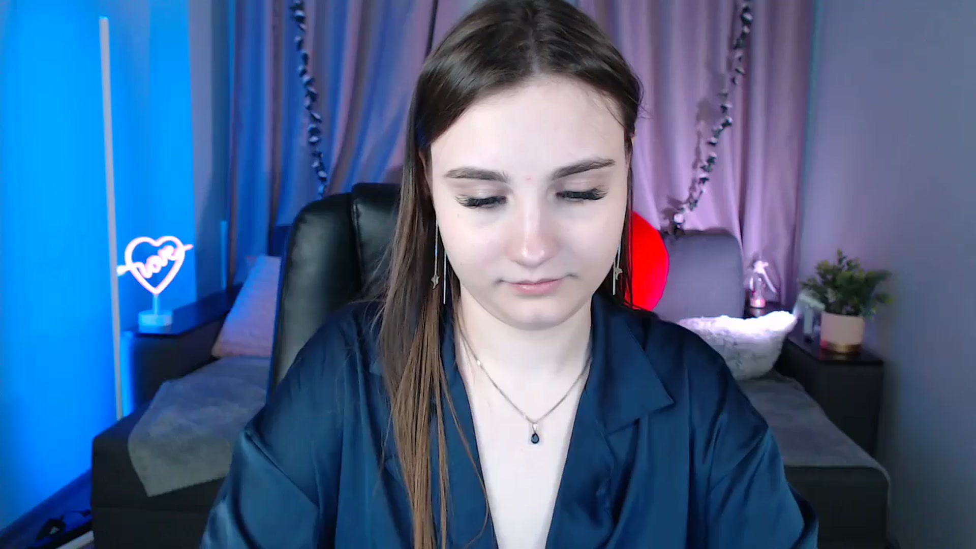 Gallery image thumbnail from LaneyGrey's myfreecams stream on, 03/10/2025, 14:30 image 1 of 20