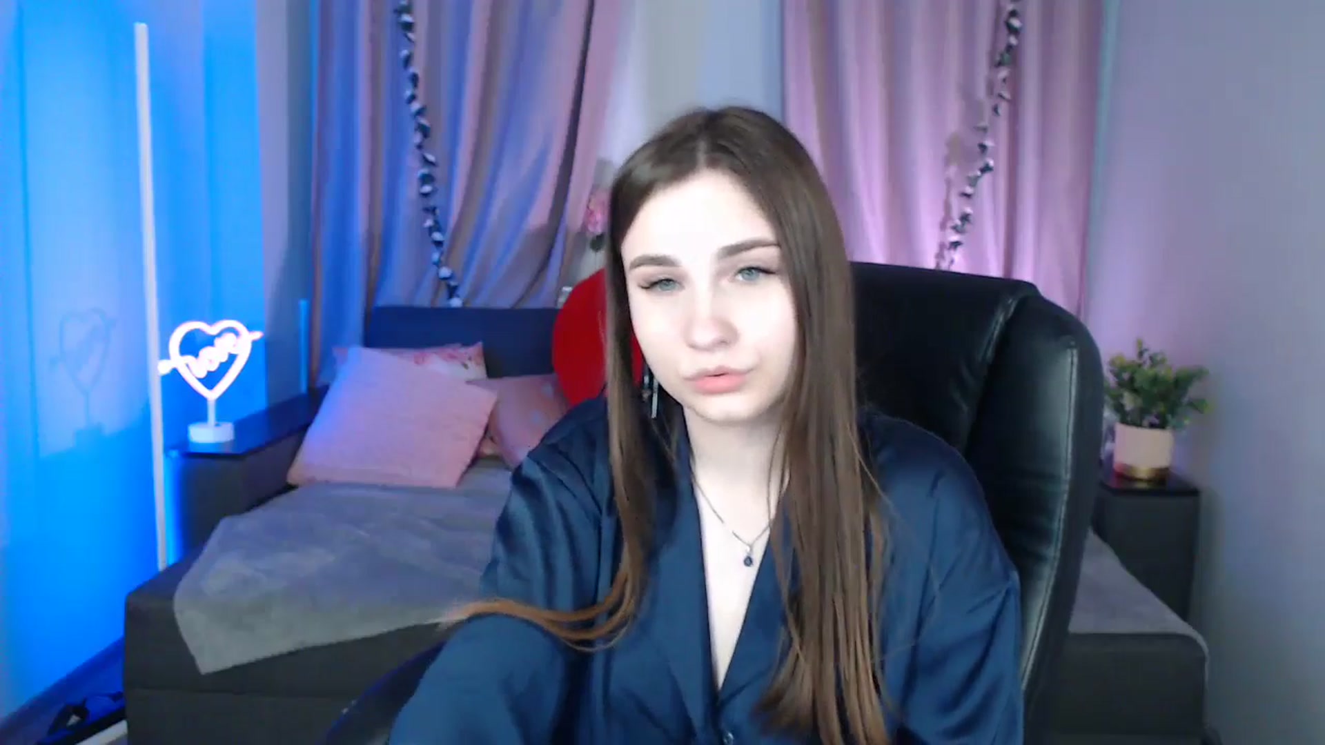 Gallery image thumbnail from LaneyGrey's myfreecams stream on, 03/10/2025, 14:30 image 11 of 20