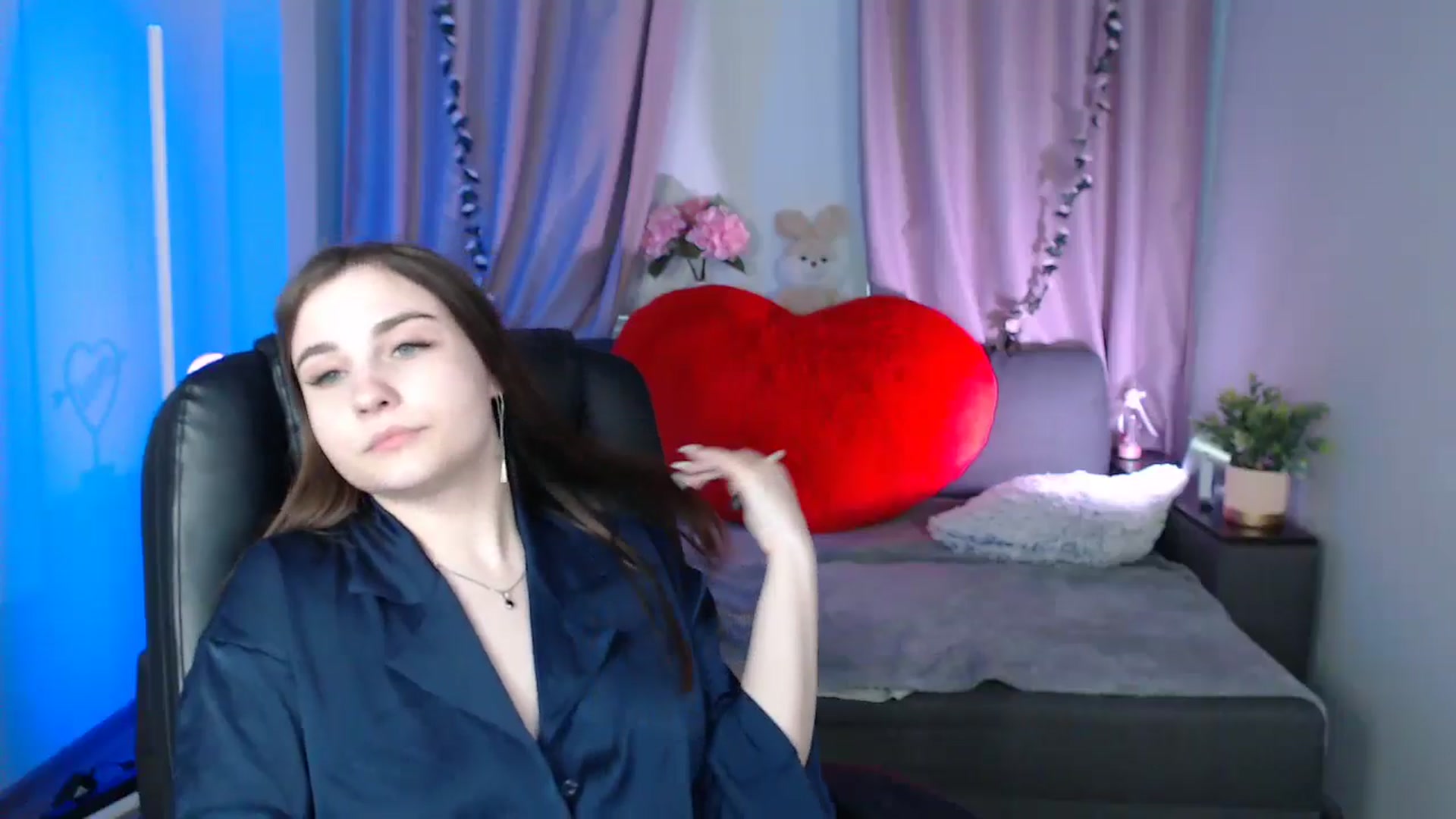 Gallery image thumbnail from LaneyGrey's myfreecams stream on, 03/10/2025, 14:30 image 9 of 20