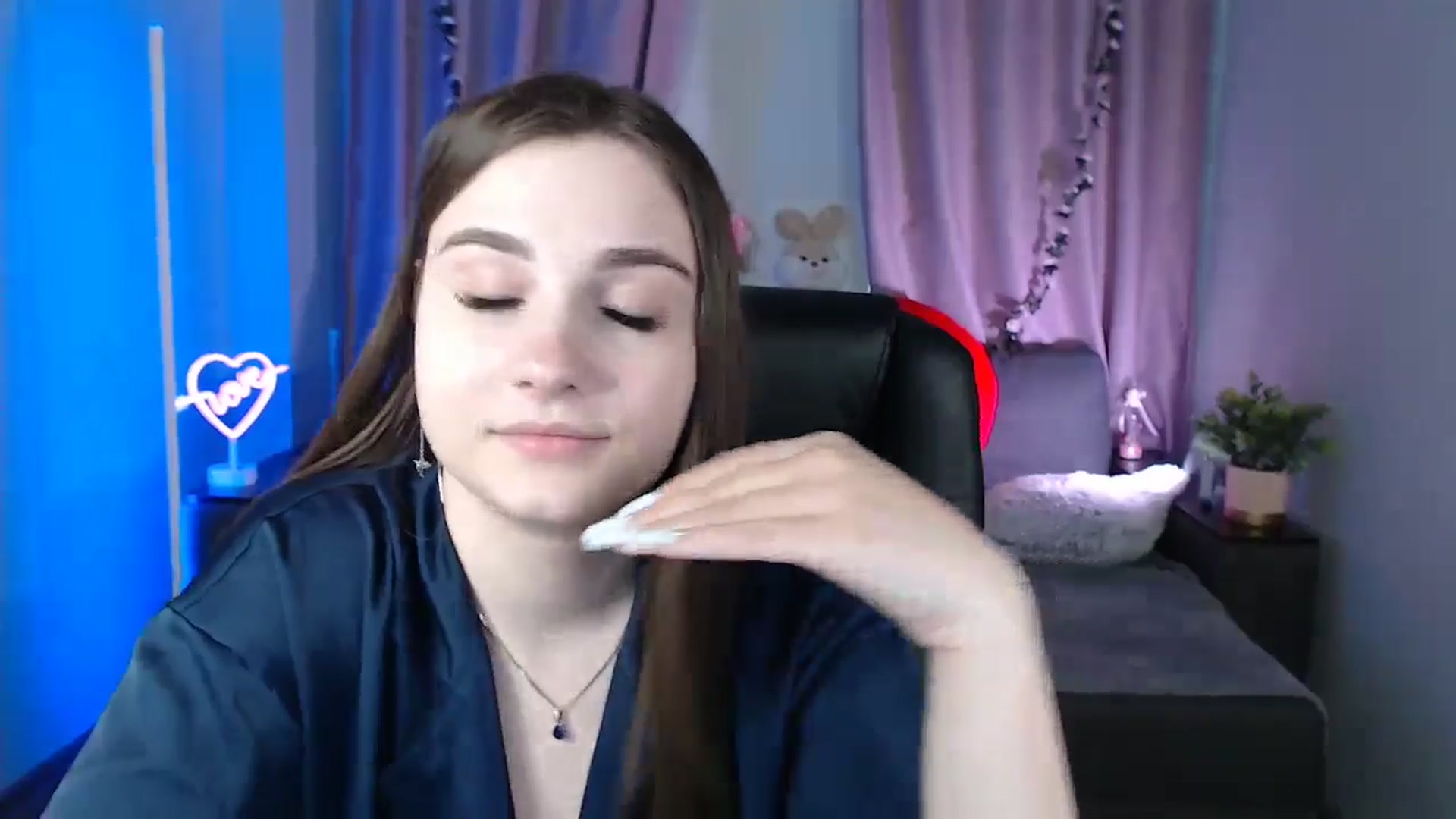 Gallery image thumbnail from LaneyGrey's myfreecams stream on, 03/10/2025, 14:52 image 10 of 20