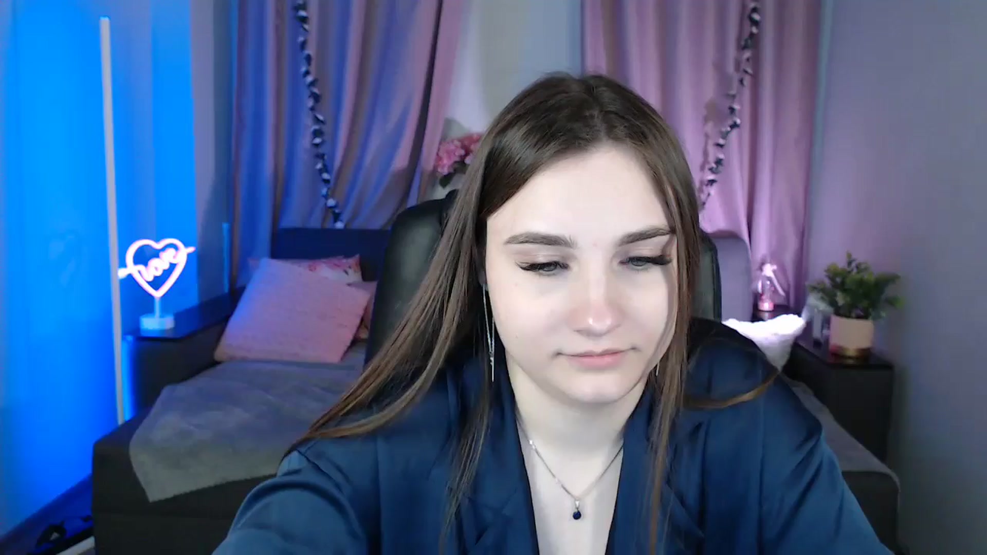 Gallery image thumbnail from LaneyGrey's myfreecams stream on, 03/10/2025, 14:52 image 5 of 20