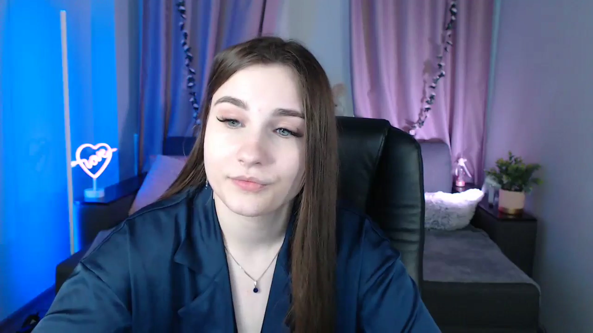 Gallery image thumbnail from LaneyGrey's myfreecams stream on, 03/10/2025, 14:52 image 9 of 20