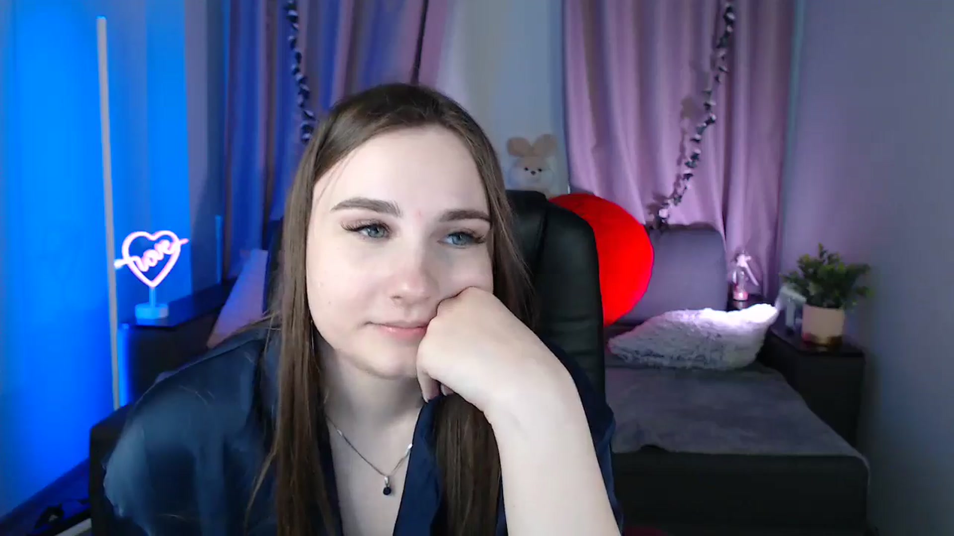 Gallery image thumbnail from LaneyGrey's myfreecams stream on, 03/10/2025, 14:52 image 15 of 20