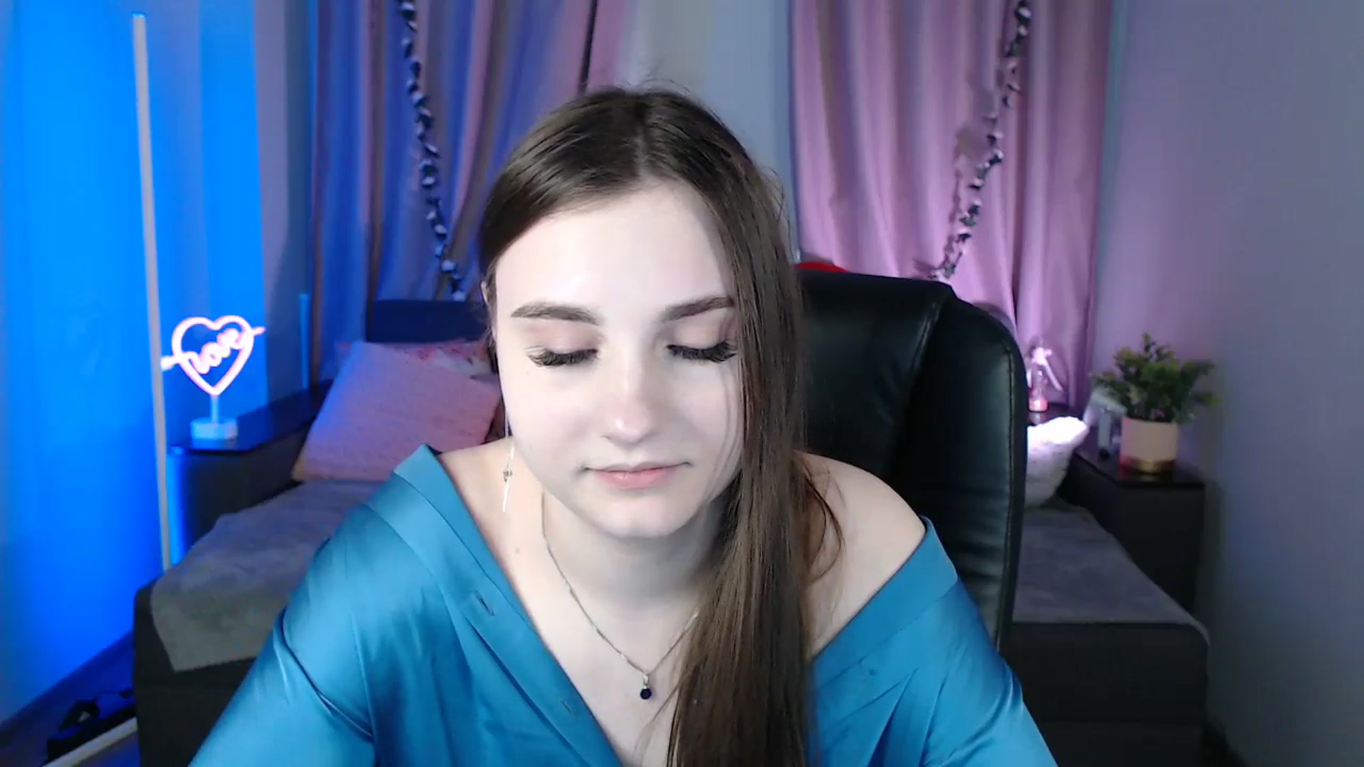Gallery image thumbnail from LaneyGrey's myfreecams stream on, 03/11/2025, 09:44 image 19 of 20