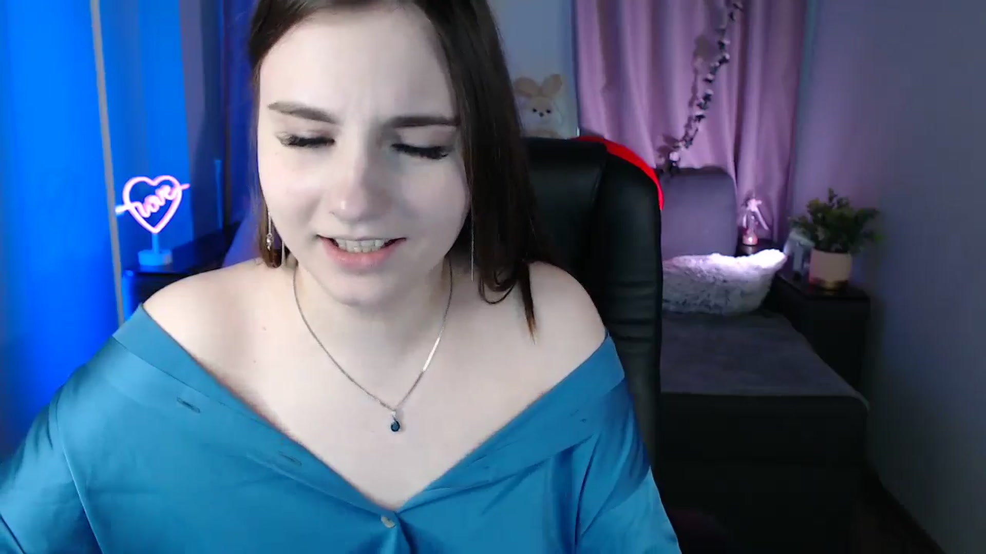 Gallery image thumbnail from LaneyGrey's myfreecams stream on, 03/11/2025, 10:18 image 6 of 20