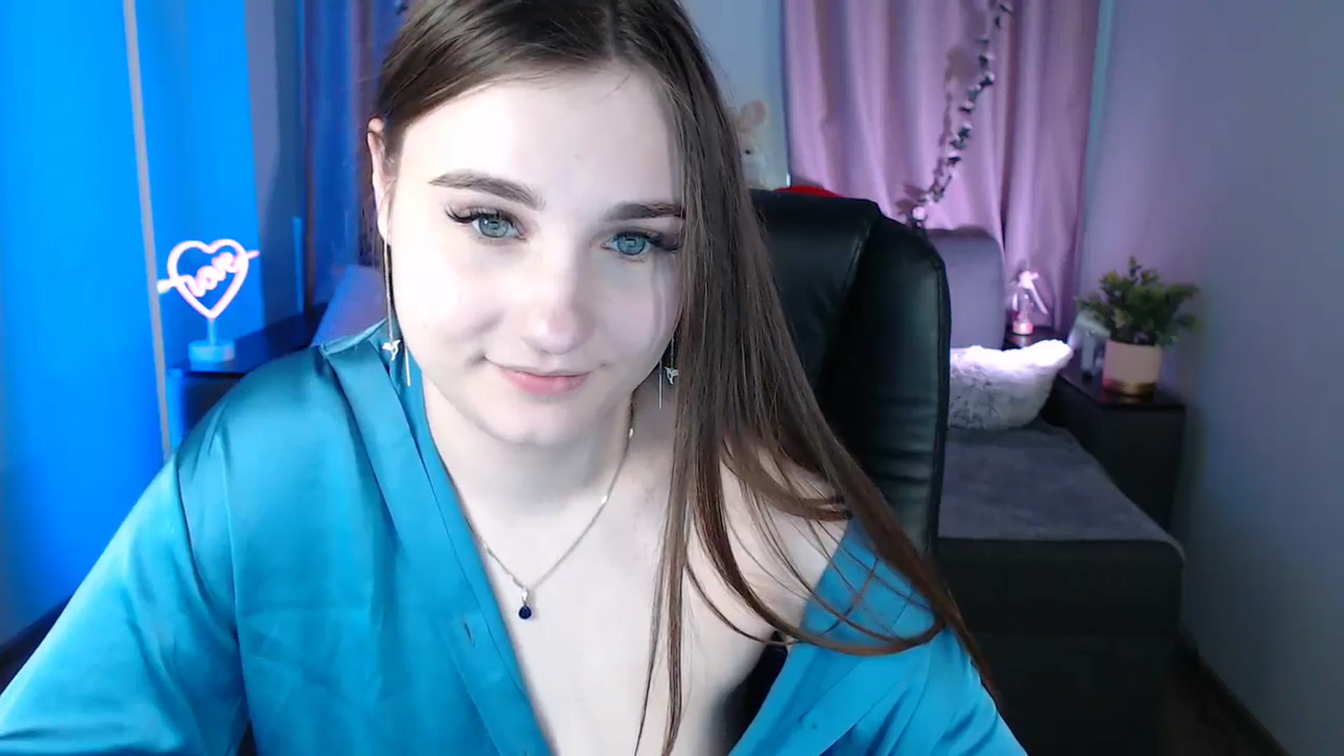 Gallery image thumbnail from LaneyGrey's myfreecams stream on, 03/11/2025, 10:18 image 20 of 20