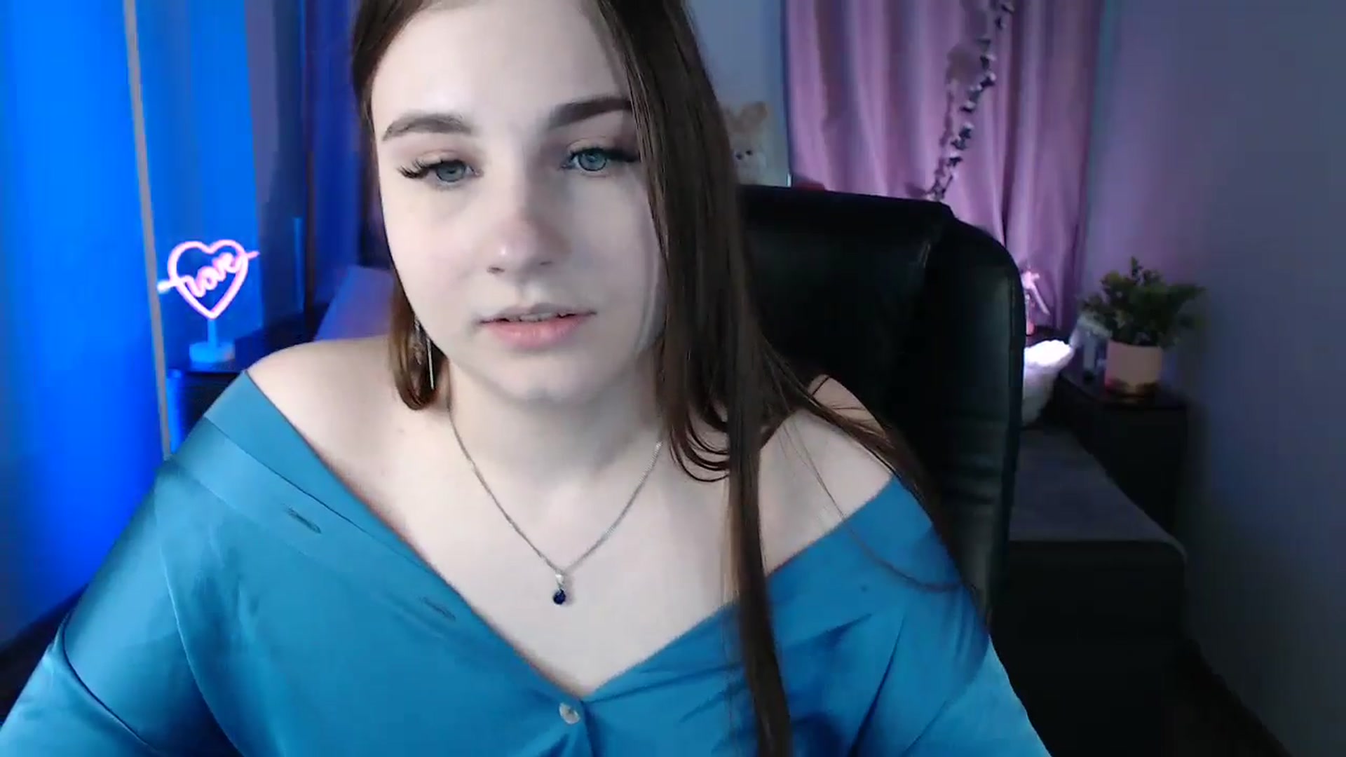Gallery image thumbnail from LaneyGrey's myfreecams stream on, 03/11/2025, 10:18 image 7 of 20