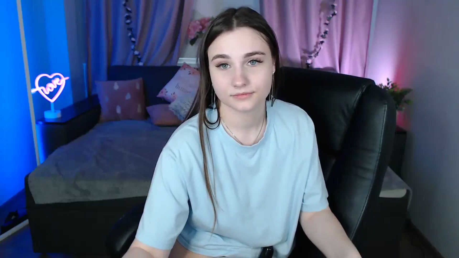 Gallery image thumbnail from LaneyGrey's myfreecams stream on, 03/14/2025, 13:42 image 14 of 20