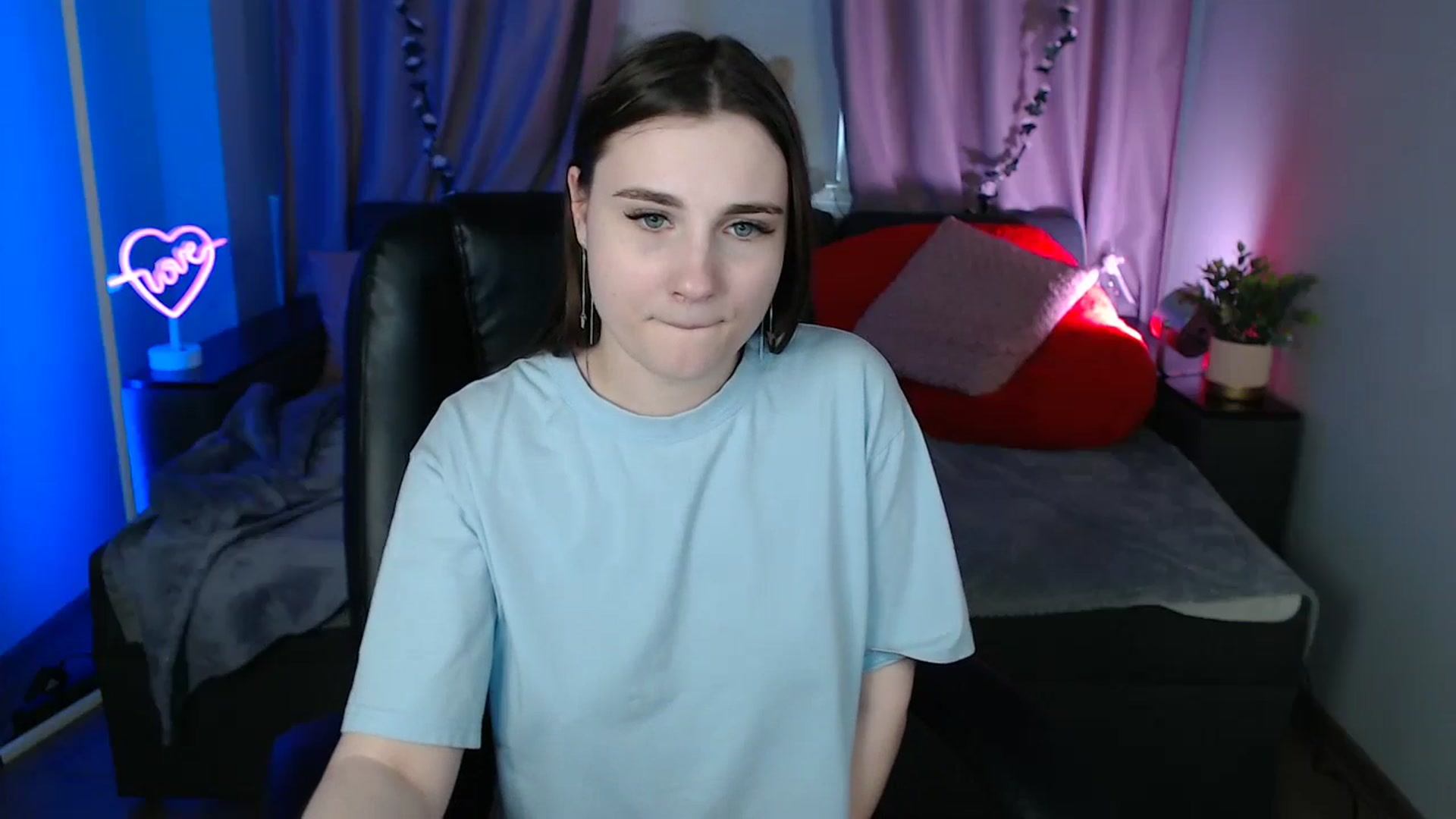 Gallery image thumbnail from LaneyGrey's myfreecams stream on, 03/14/2025, 14:33 image 6 of 20