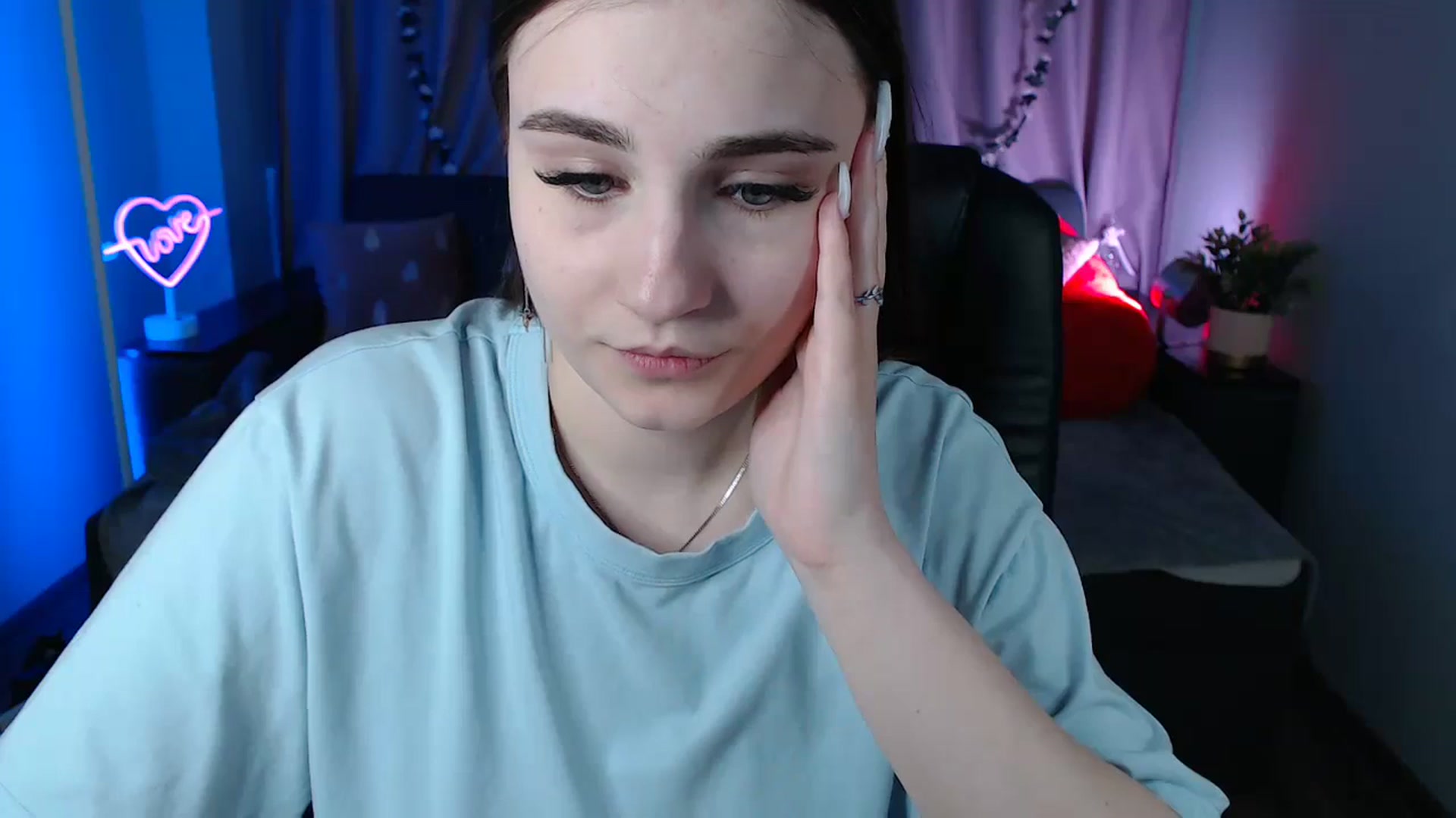 Gallery image thumbnail from LaneyGrey's myfreecams stream on, 03/14/2025, 14:33 image 19 of 20