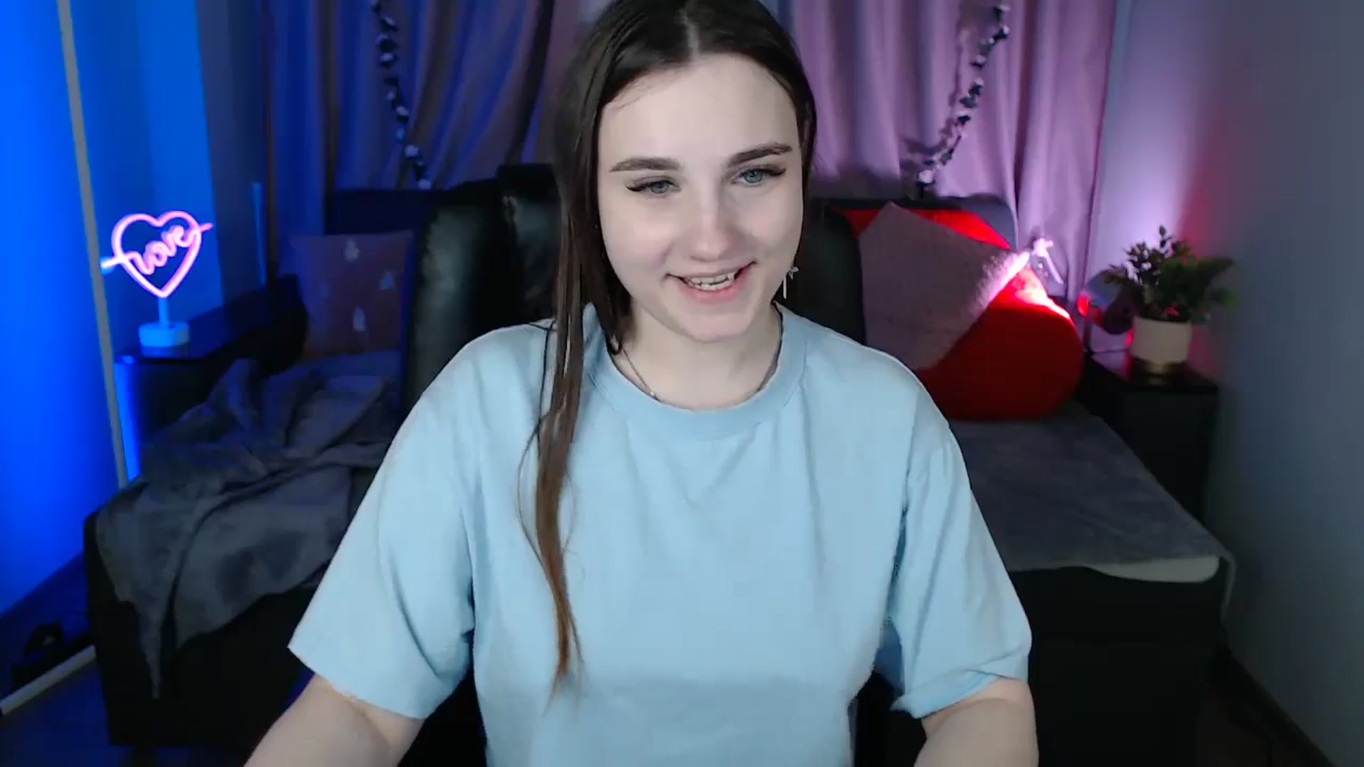 Gallery image thumbnail from LaneyGrey's myfreecams stream on, 03/14/2025, 14:33 image 4 of 20