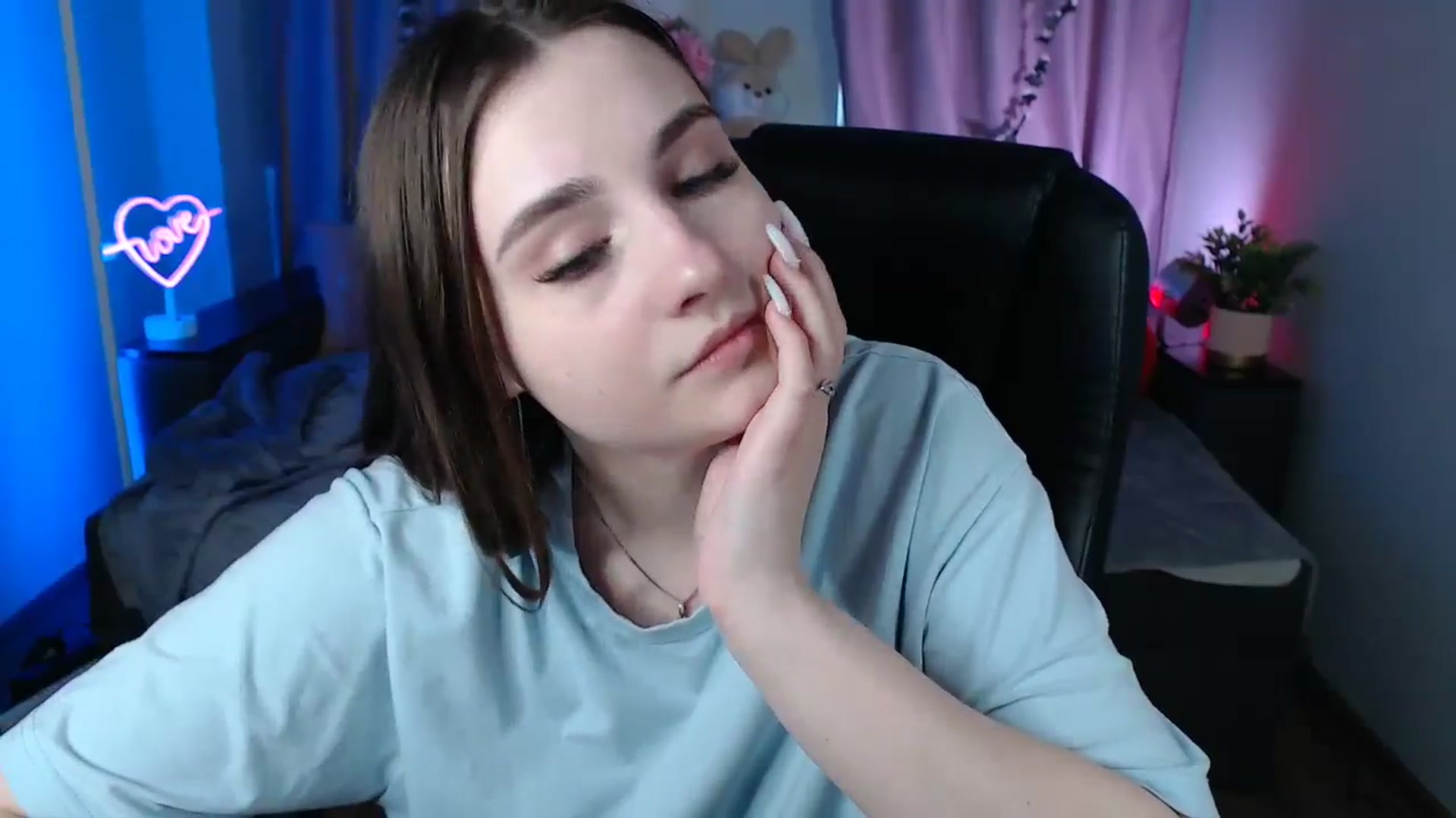 Gallery image thumbnail from LaneyGrey's myfreecams stream on, 03/14/2025, 14:33 image 16 of 20