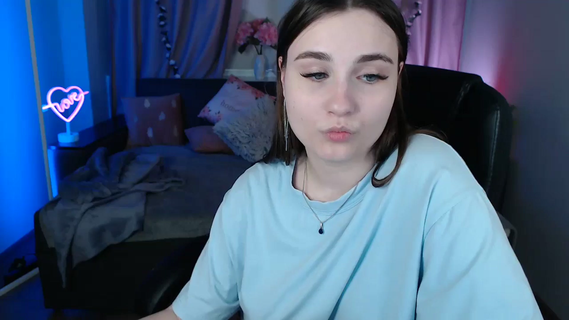 Gallery image thumbnail from LaneyGrey's myfreecams stream on, 03/14/2025, 14:44 image 17 of 20