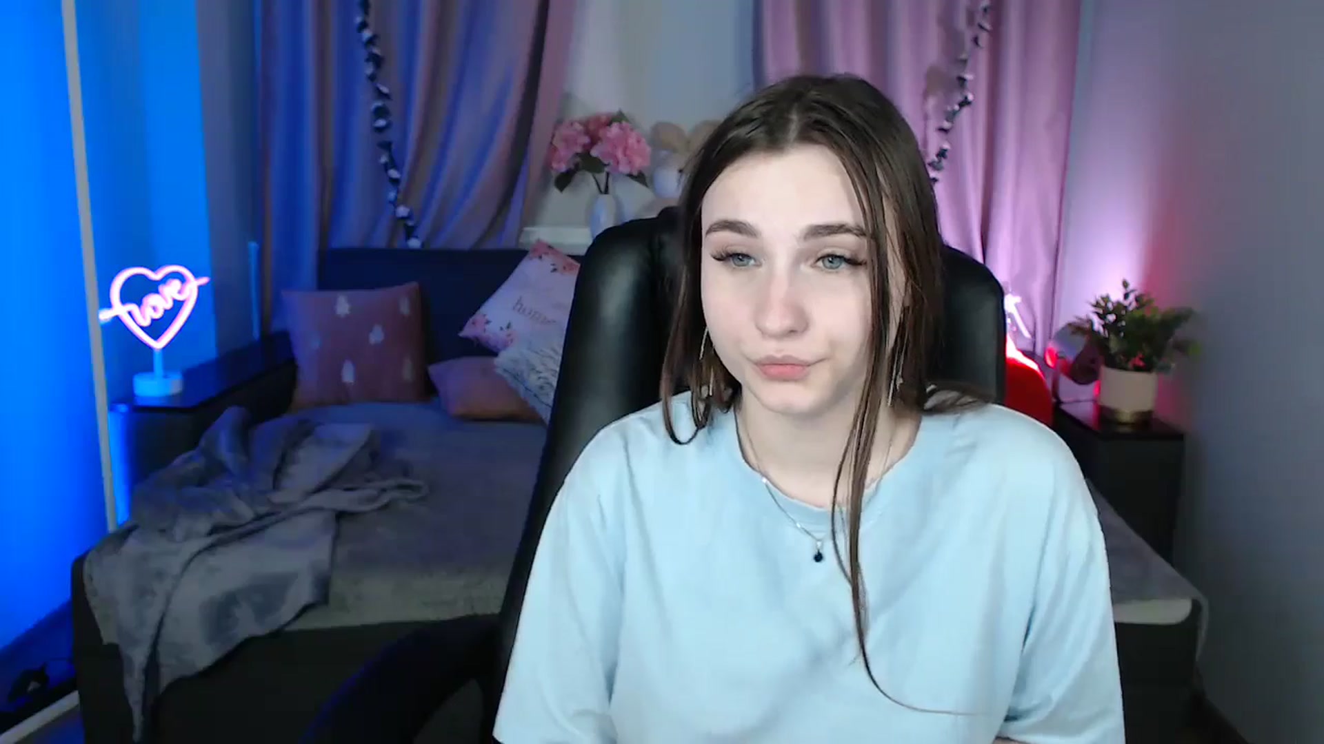 Gallery image thumbnail from LaneyGrey's myfreecams stream on, 03/14/2025, 14:44 image 10 of 20