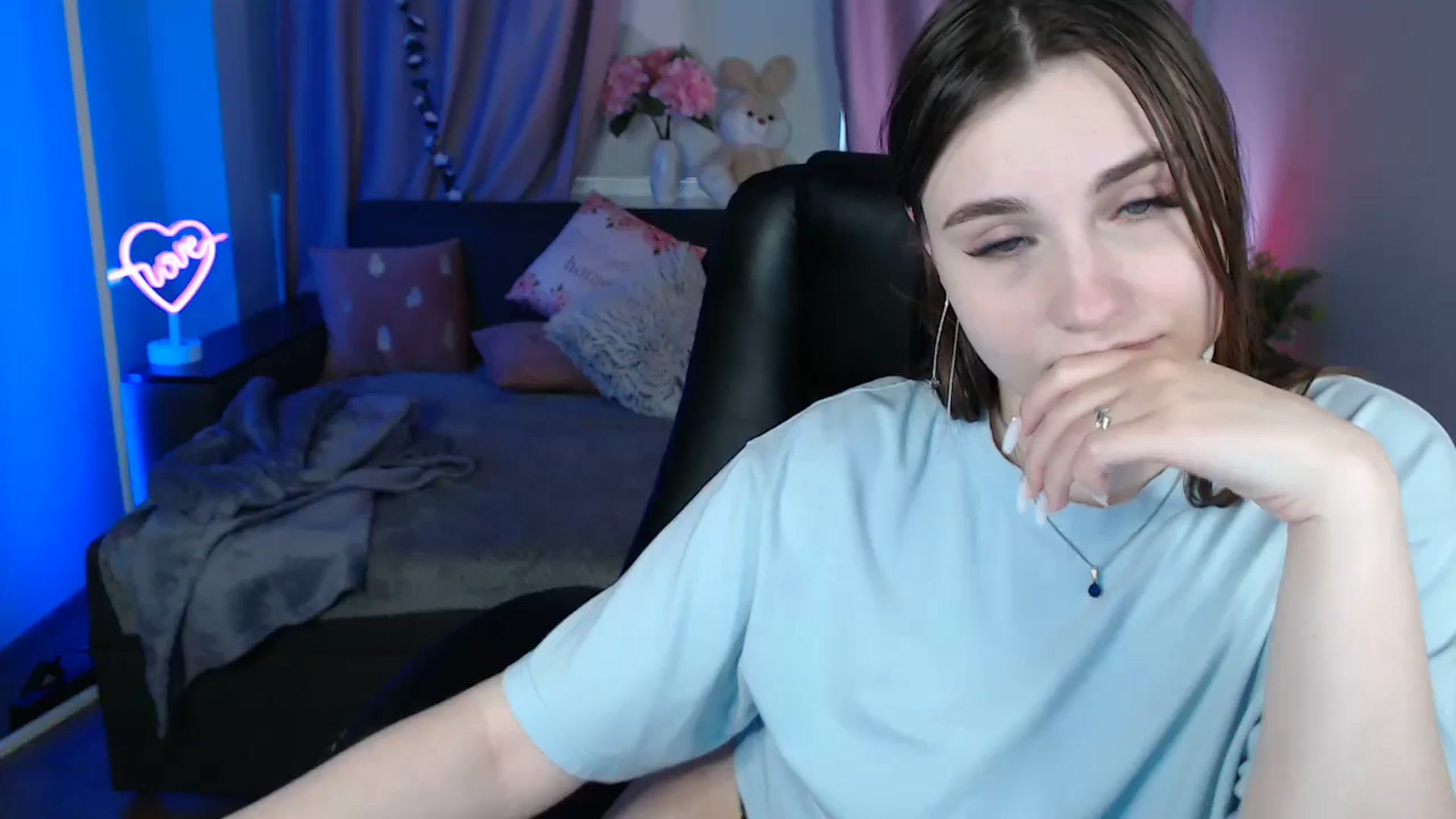 Gallery image thumbnail from LaneyGrey's myfreecams stream on, 03/14/2025, 14:44 image 14 of 20