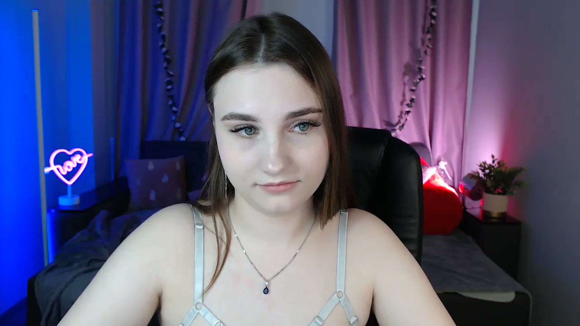 Gallery image thumbnail from LaneyGrey's myfreecams stream on, 03/15/2025, 09:58 image 15 of 20