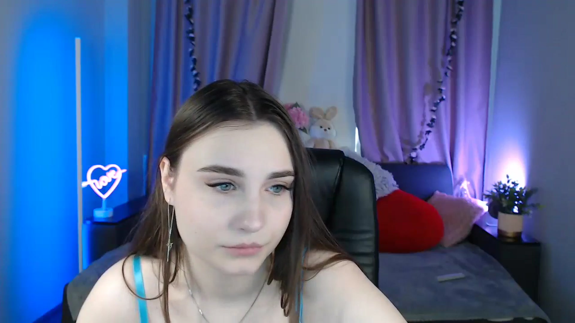 Gallery image thumbnail from LaneyGrey's myfreecams stream on, 03/16/2025, 10:26 image 2 of 20