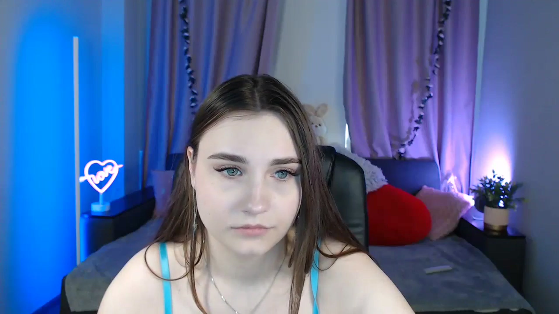 Gallery image thumbnail from LaneyGrey's myfreecams stream on, 03/16/2025, 10:26 image 3 of 20