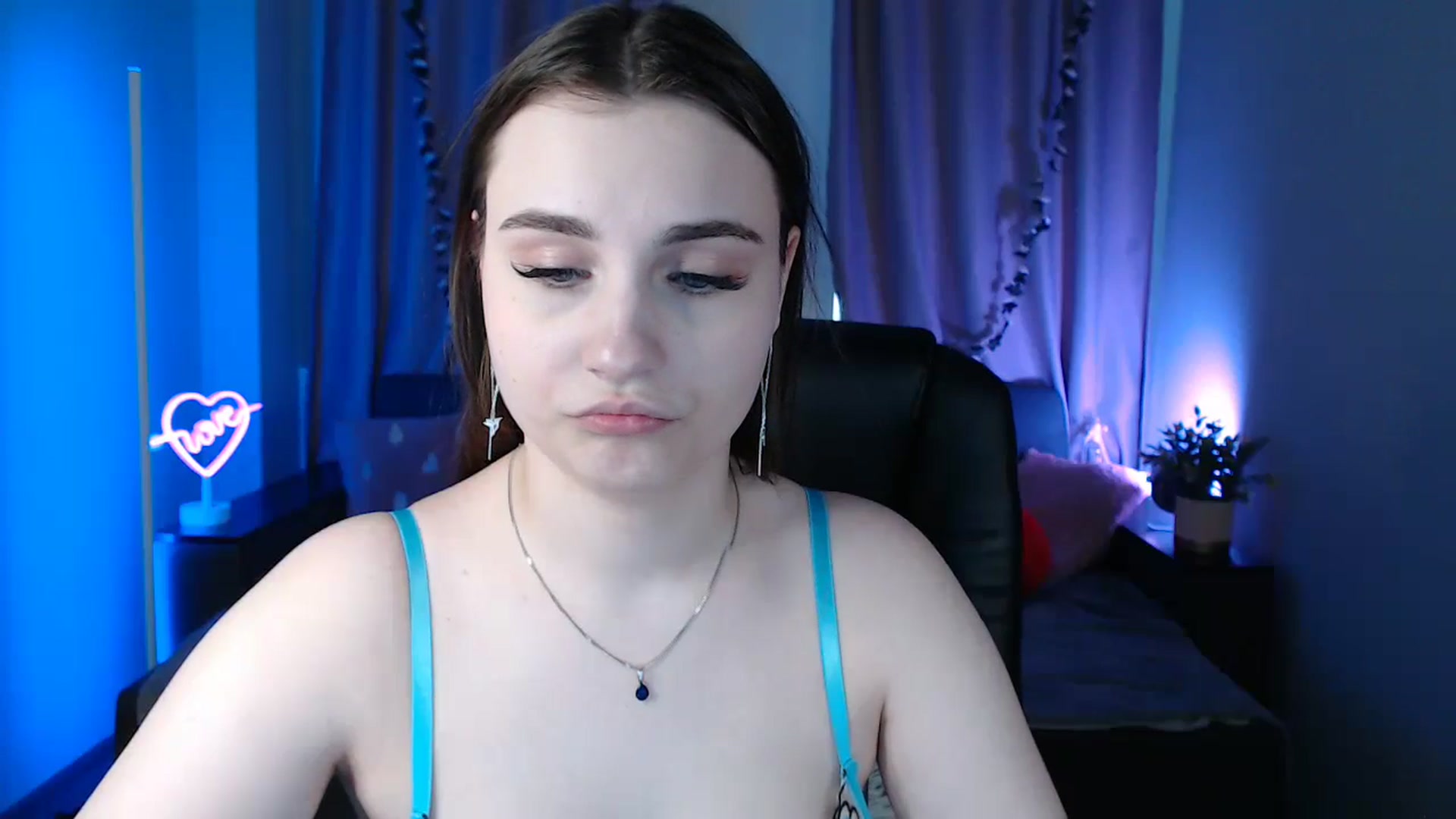 Gallery image thumbnail from LaneyGrey's myfreecams stream on, 03/16/2025, 12:35 image 10 of 20