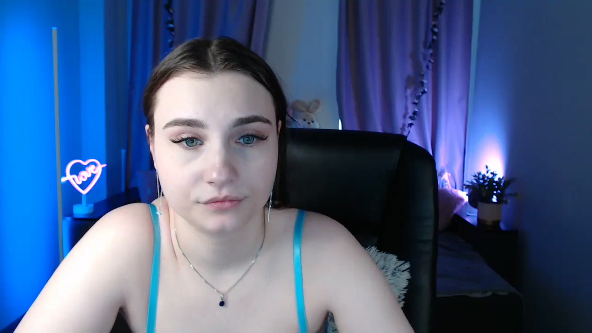 Gallery image thumbnail from LaneyGrey's myfreecams stream on, 03/16/2025, 12:35 image 6 of 20