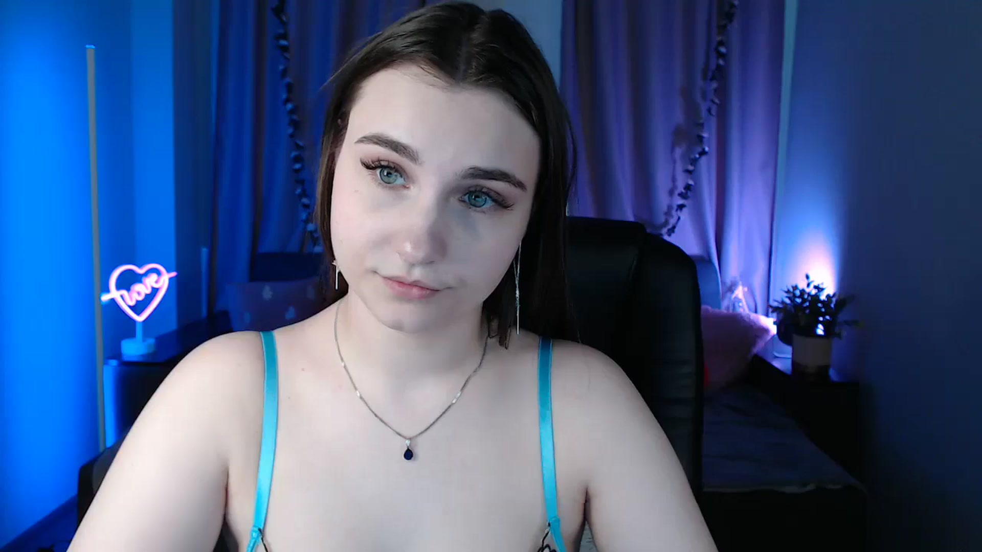 Gallery image thumbnail from LaneyGrey's myfreecams stream on, 03/16/2025, 12:35 image 14 of 20