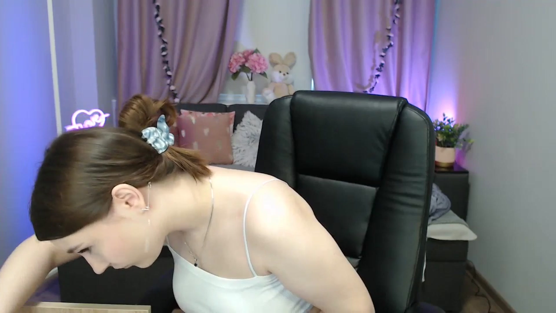 Gallery image thumbnail from LaneyGrey's myfreecams stream on, 03/21/2025, 09:20 image 3 of 20