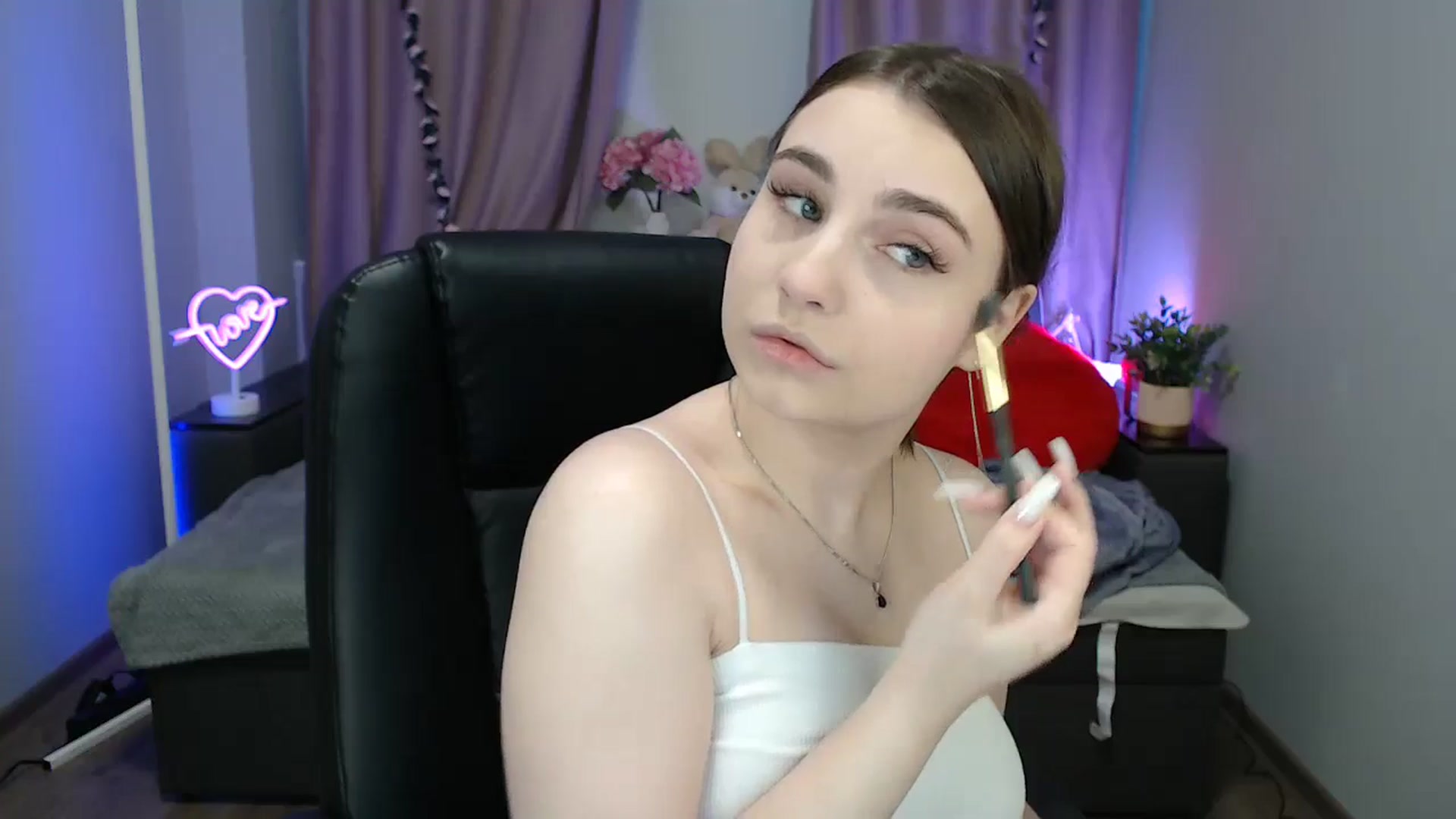 Gallery image thumbnail from LaneyGrey's myfreecams stream on, 03/21/2025, 09:20 image 2 of 20
