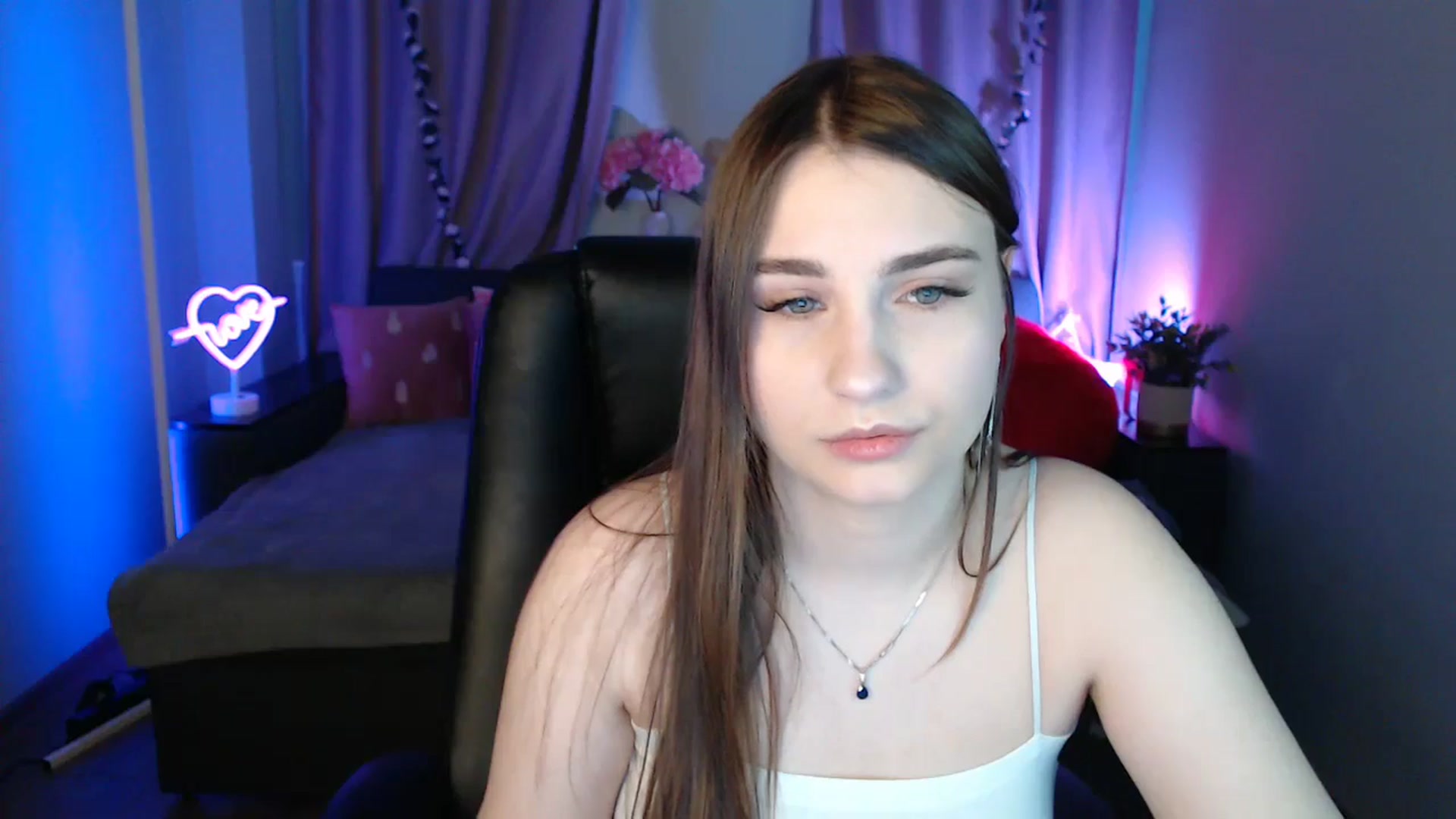 Gallery image thumbnail from LaneyGrey's myfreecams stream on, 03/21/2025, 09:20 image 14 of 20