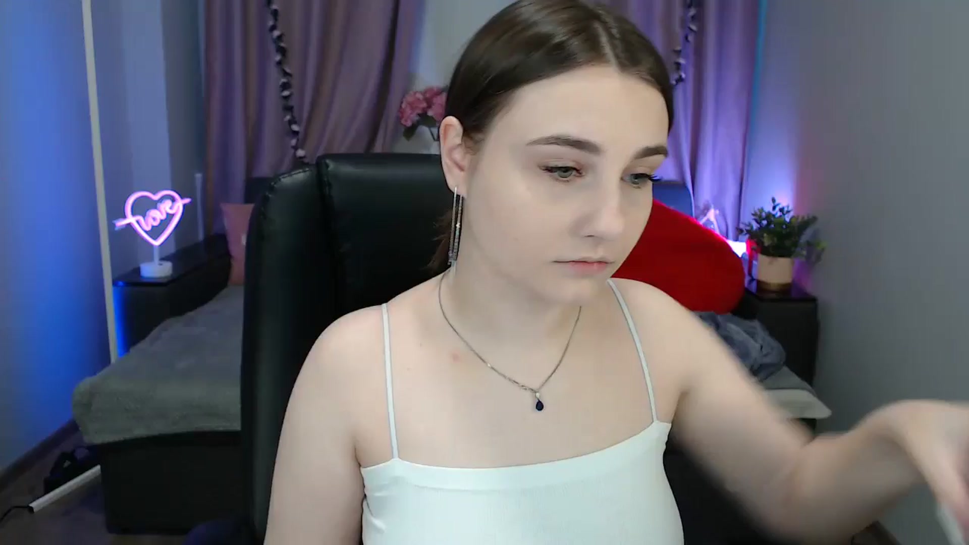Gallery image thumbnail from LaneyGrey's myfreecams stream on, 03/21/2025, 09:20 image 1 of 20