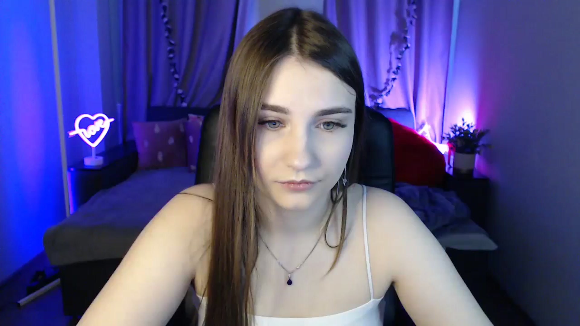 Gallery image thumbnail from LaneyGrey's myfreecams stream on, 03/21/2025, 09:20 image 18 of 20
