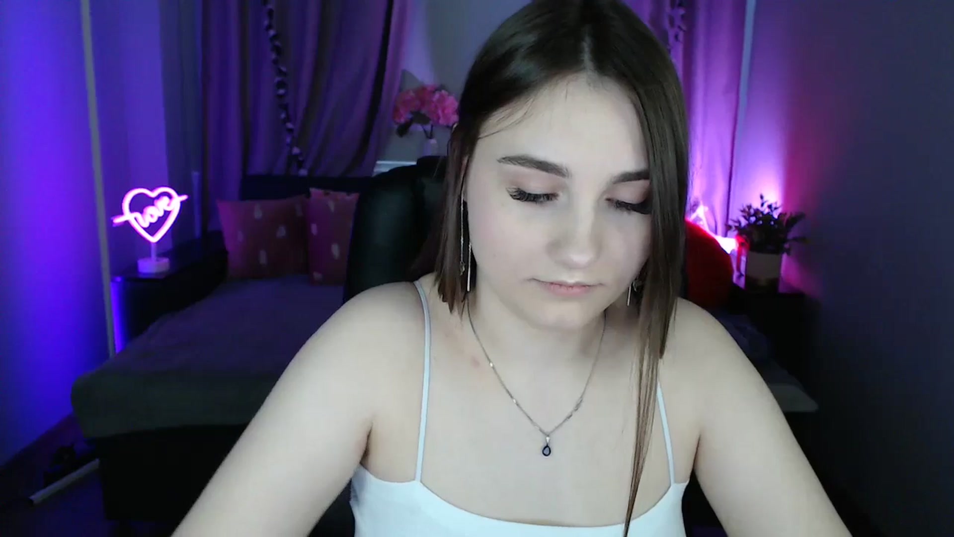 Gallery image thumbnail from LaneyGrey's myfreecams stream on, 03/21/2025, 11:03 image 7 of 20