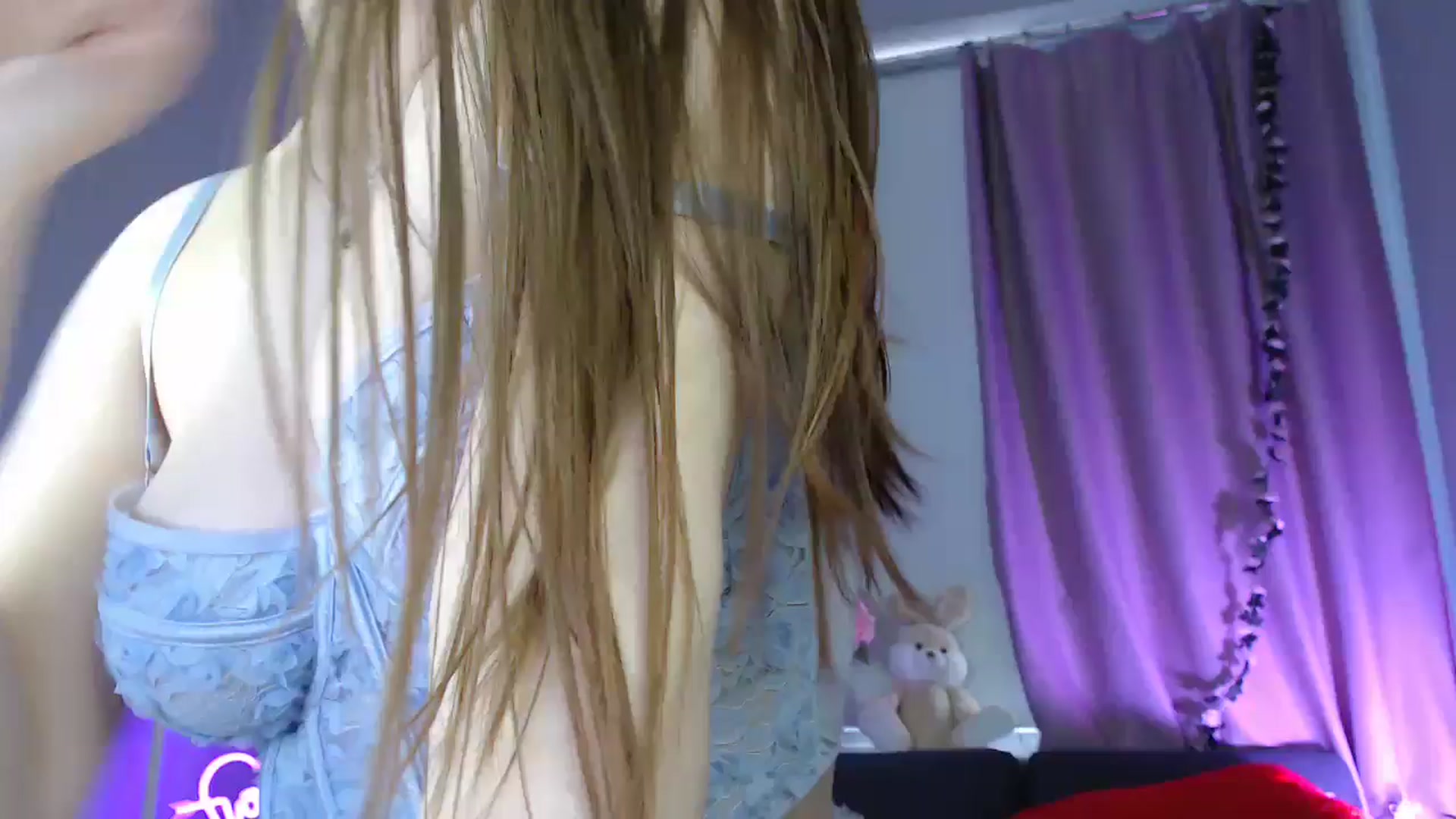 Gallery image thumbnail from LaneyGrey's myfreecams stream on, 03/21/2025, 12:25 image 1 of 20