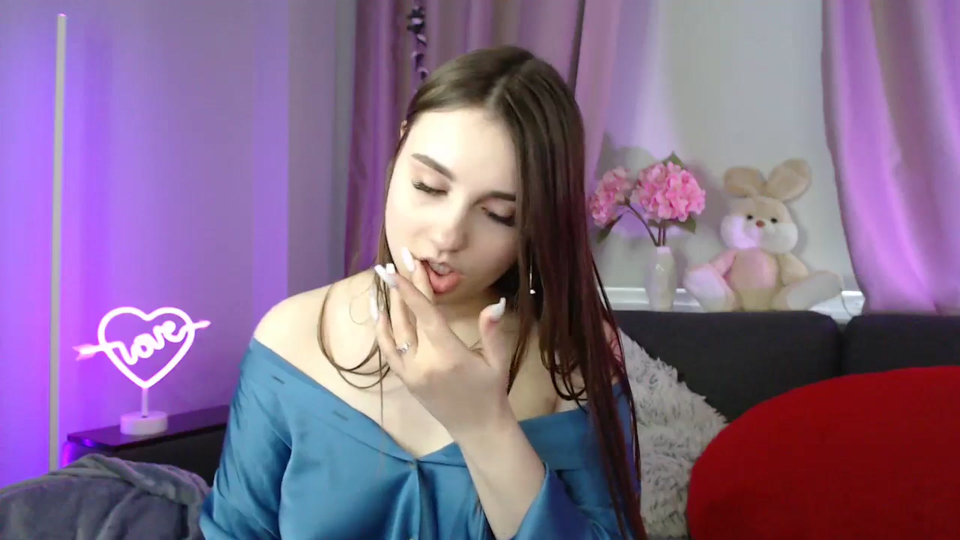 Gallery image thumbnail from LaneyGrey's myfreecams stream on, 03/21/2025, 13:21 image 13 of 20