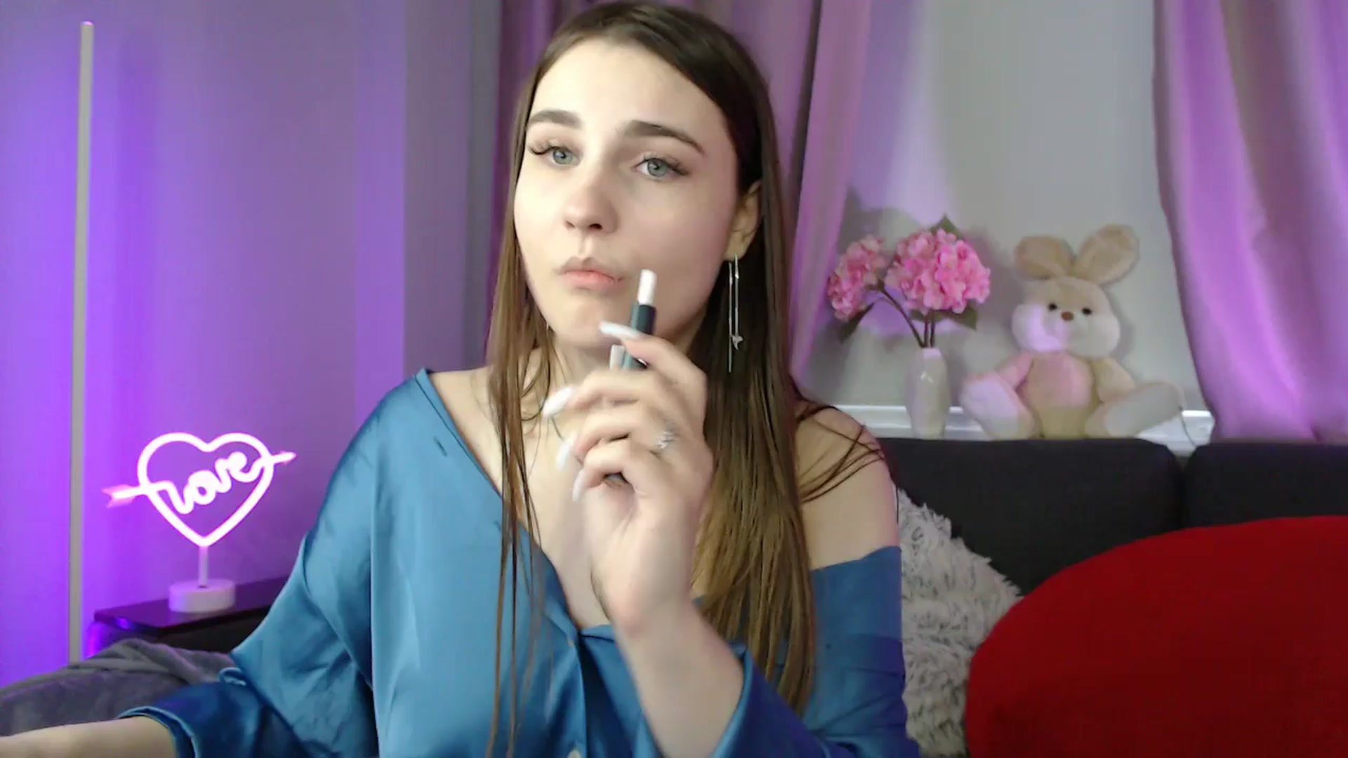 Gallery image thumbnail from LaneyGrey's myfreecams stream on, 03/21/2025, 13:21 image 15 of 20