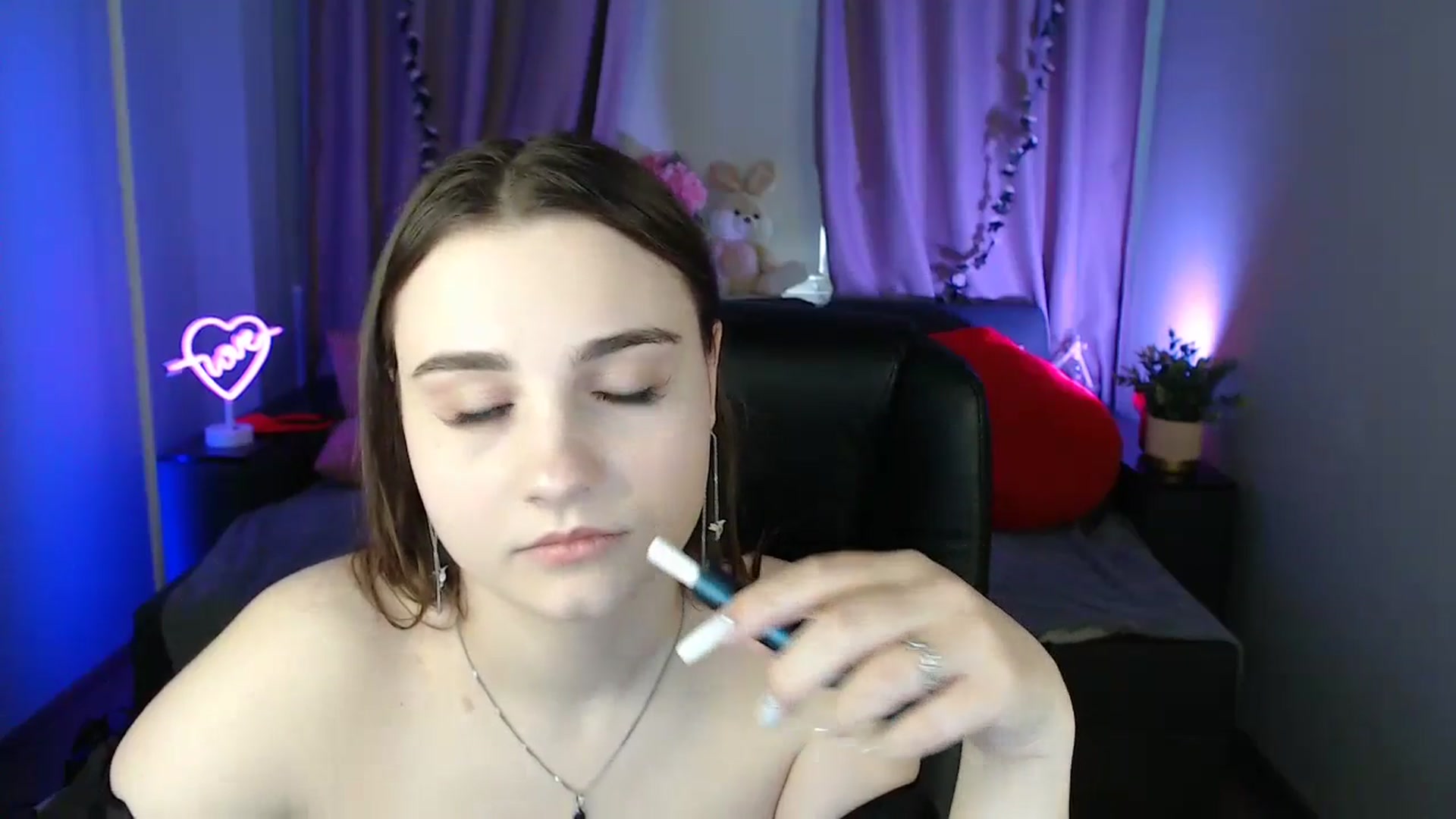 Gallery image thumbnail from LaneyGrey's myfreecams stream on, 03/24/2025, 10:48 image 6 of 20