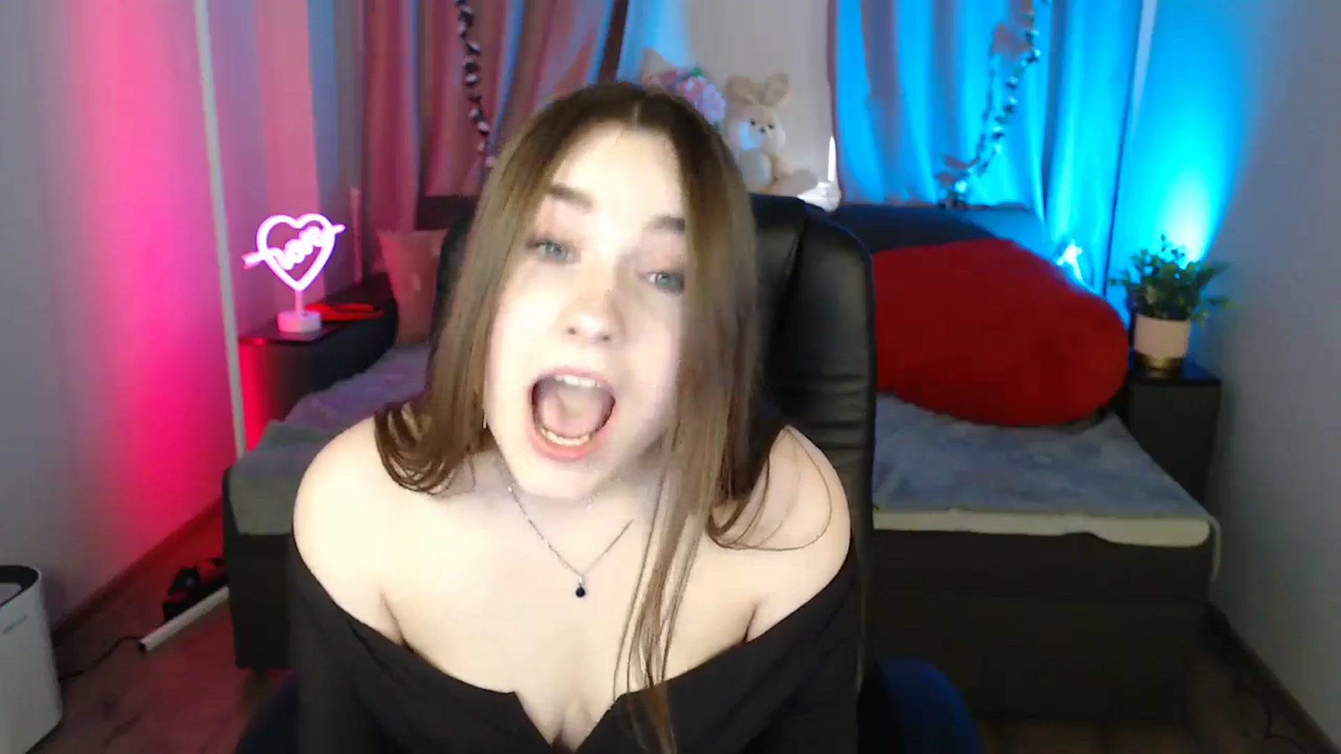 Gallery image thumbnail from LaneyGrey's myfreecams stream on, 03/28/2025, 09:37 image 5 of 20