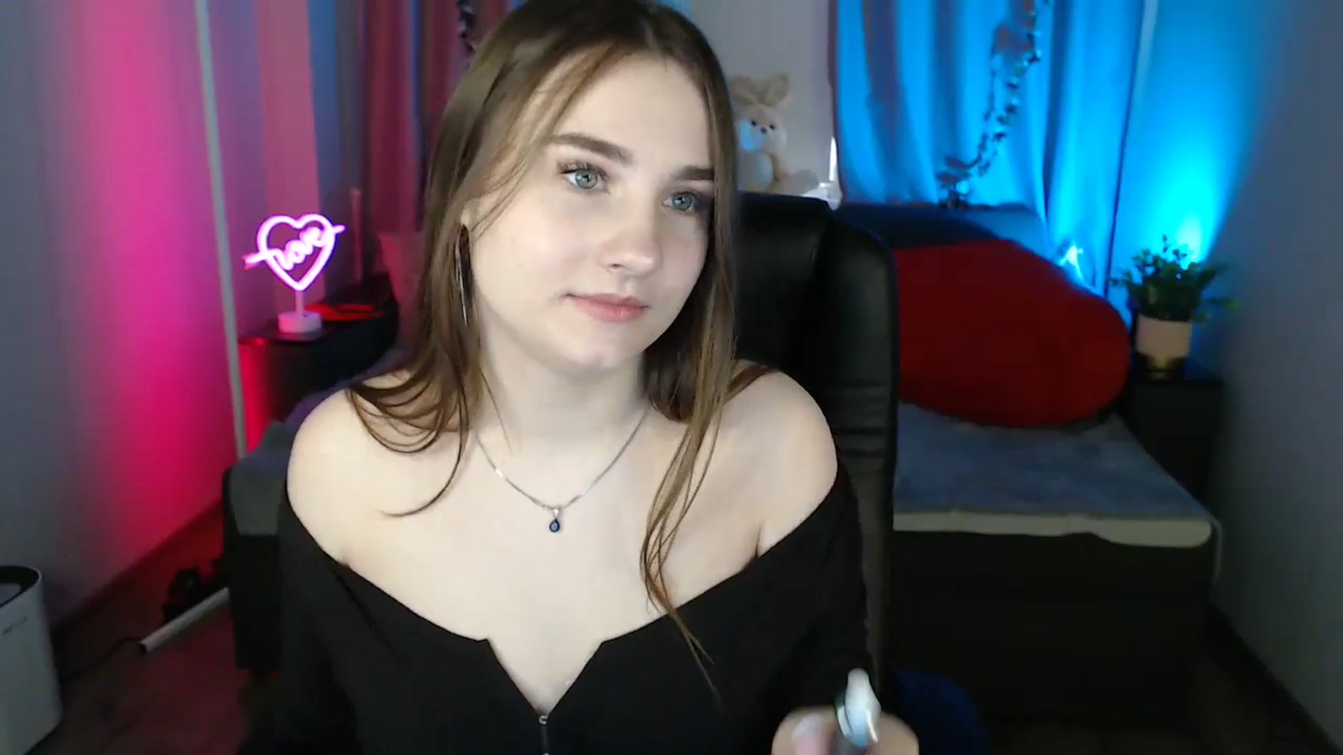 Gallery image thumbnail from LaneyGrey's myfreecams stream on, 03/28/2025, 09:37 image 9 of 20