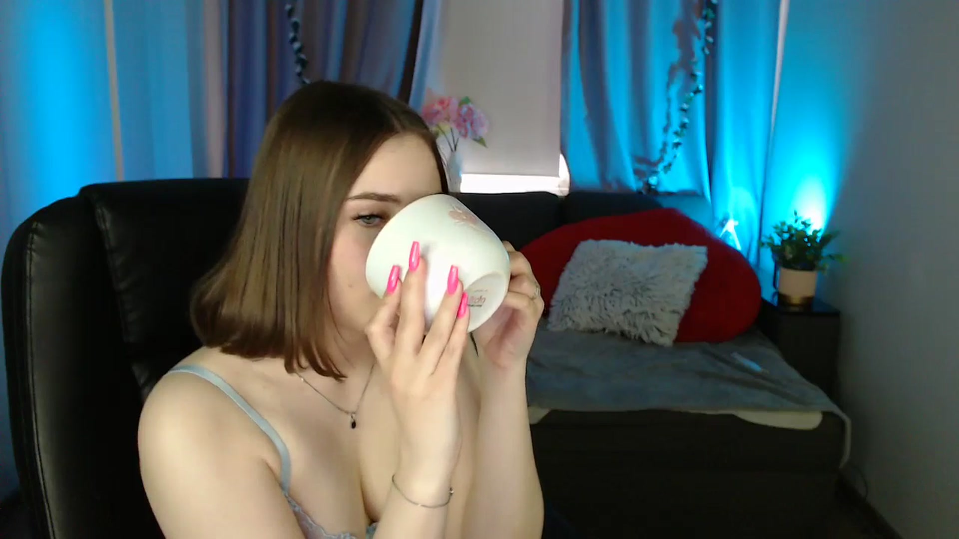 Gallery image thumbnail from LaneyGrey's myfreecams stream on, 04/25/2025, 12:55 image 18 of 20