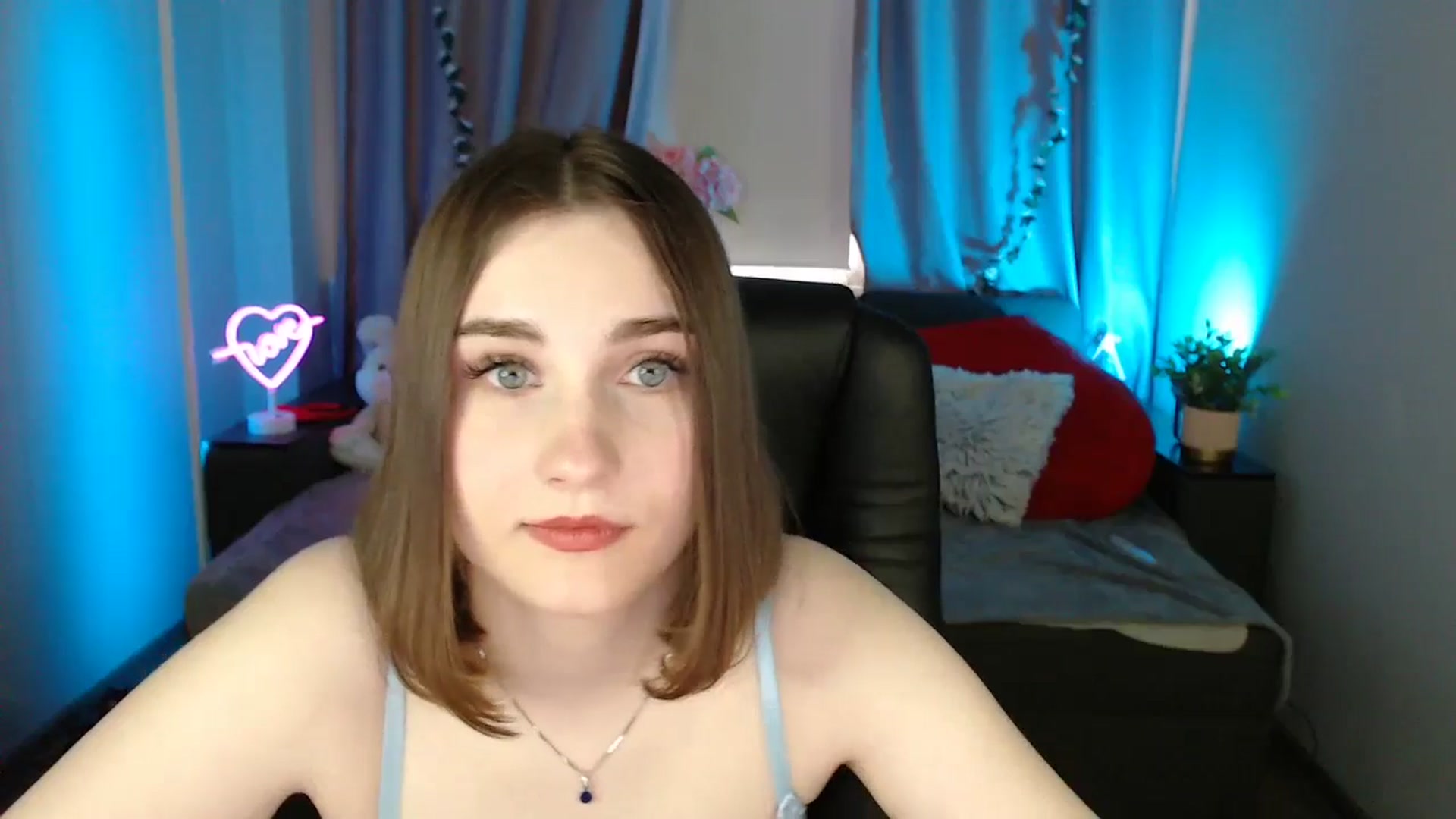 Gallery image thumbnail from LaneyGrey's myfreecams stream on, 04/25/2025, 13:11 image 11 of 20