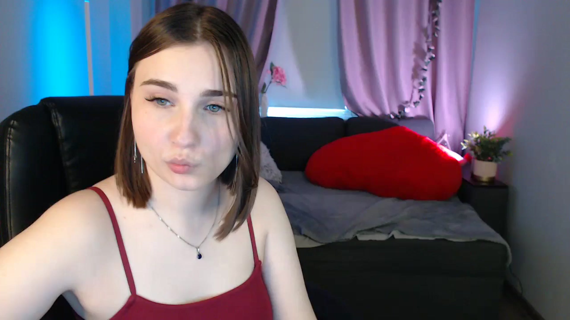 Gallery image thumbnail from LaneyGrey's myfreecams stream on, 04/28/2025, 13:06 image 1 of 20