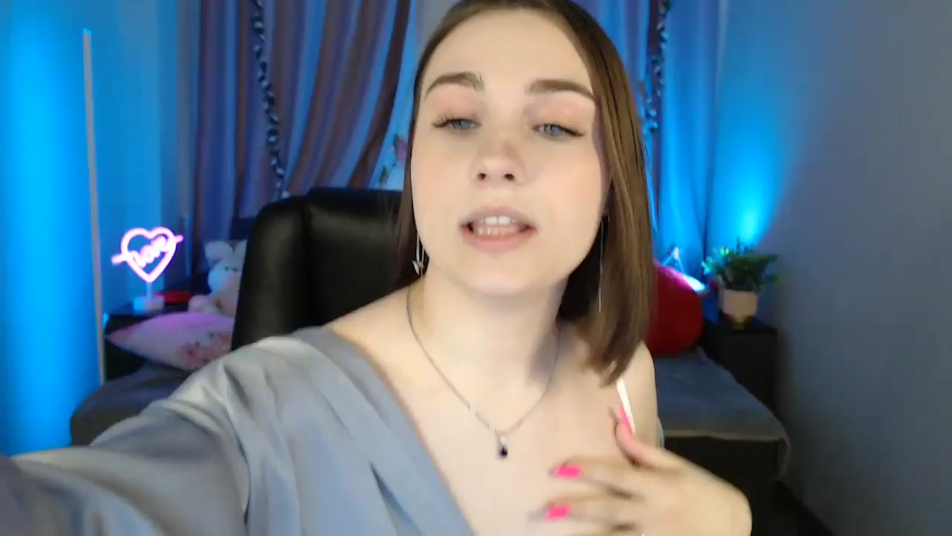 Gallery image thumbnail from LaneyGrey's myfreecams stream on, 04/29/2025, 09:40 image 9 of 20