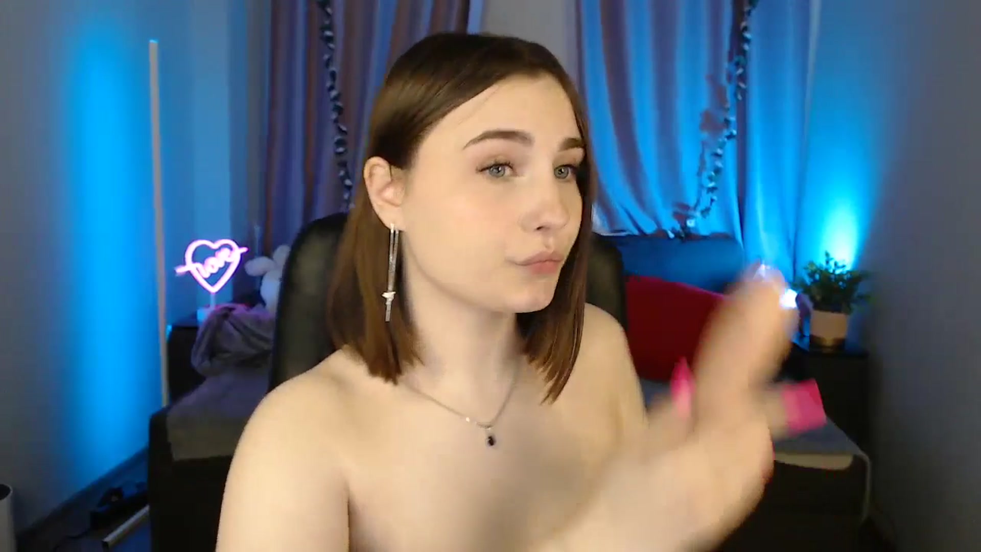 Gallery image thumbnail from LaneyGrey's myfreecams stream on, 04/30/2025, 11:52 image 2 of 20