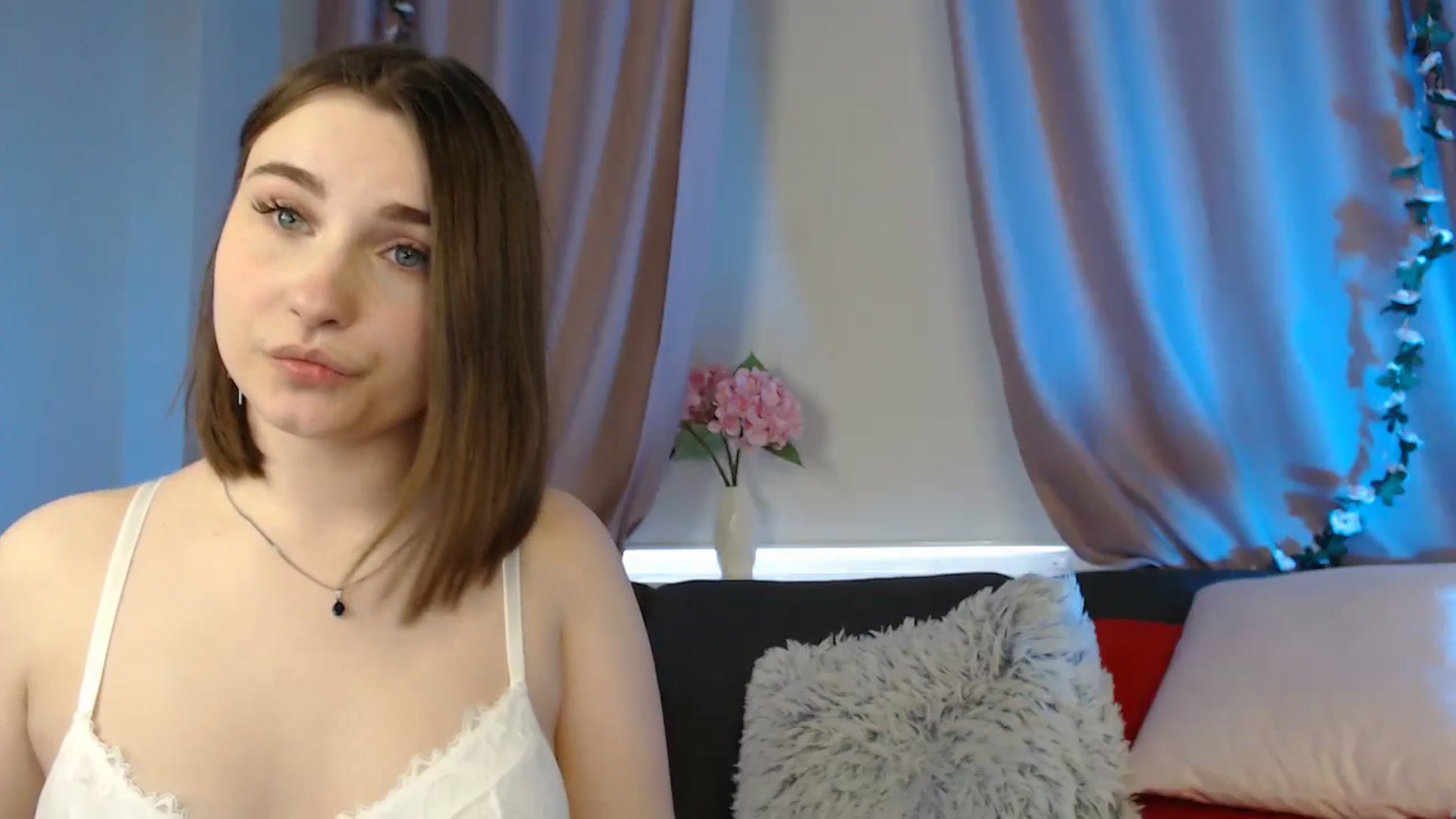 Gallery image thumbnail from LaneyGrey's myfreecams stream on, 05/02/2025, 12:04 image 6 of 20